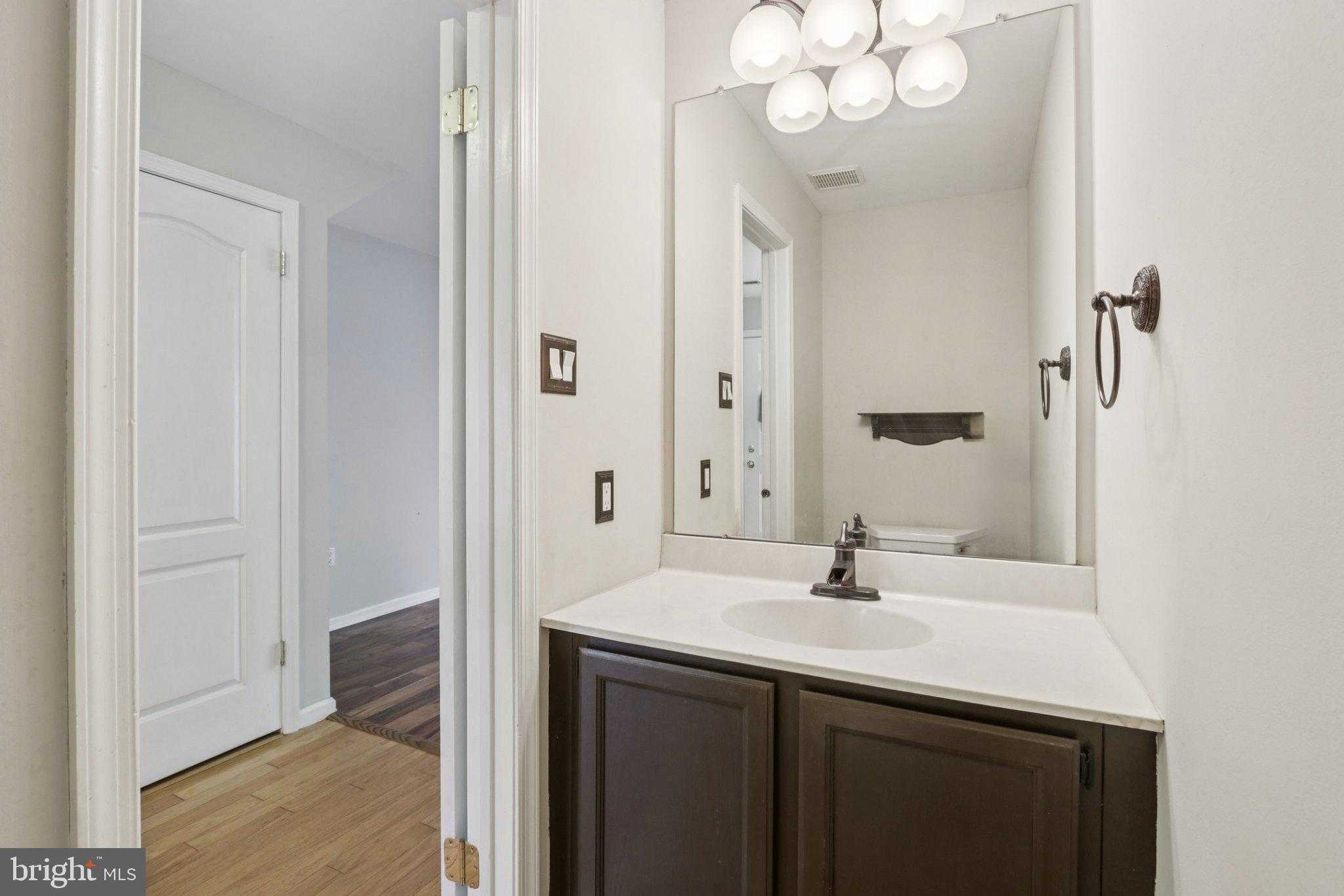 6200 Rolling Hill Dr photo 16