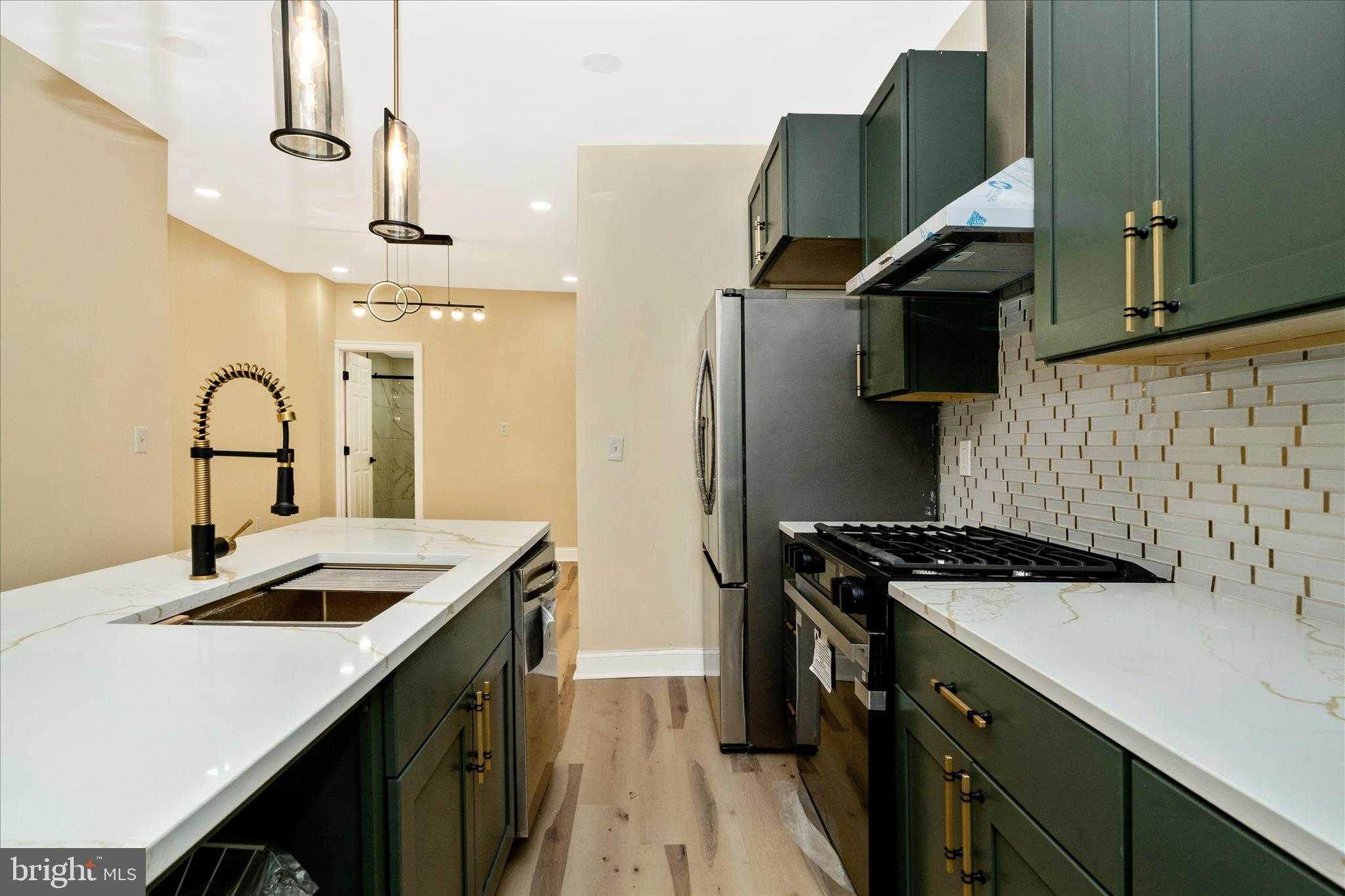 728 E 35th St photo 75