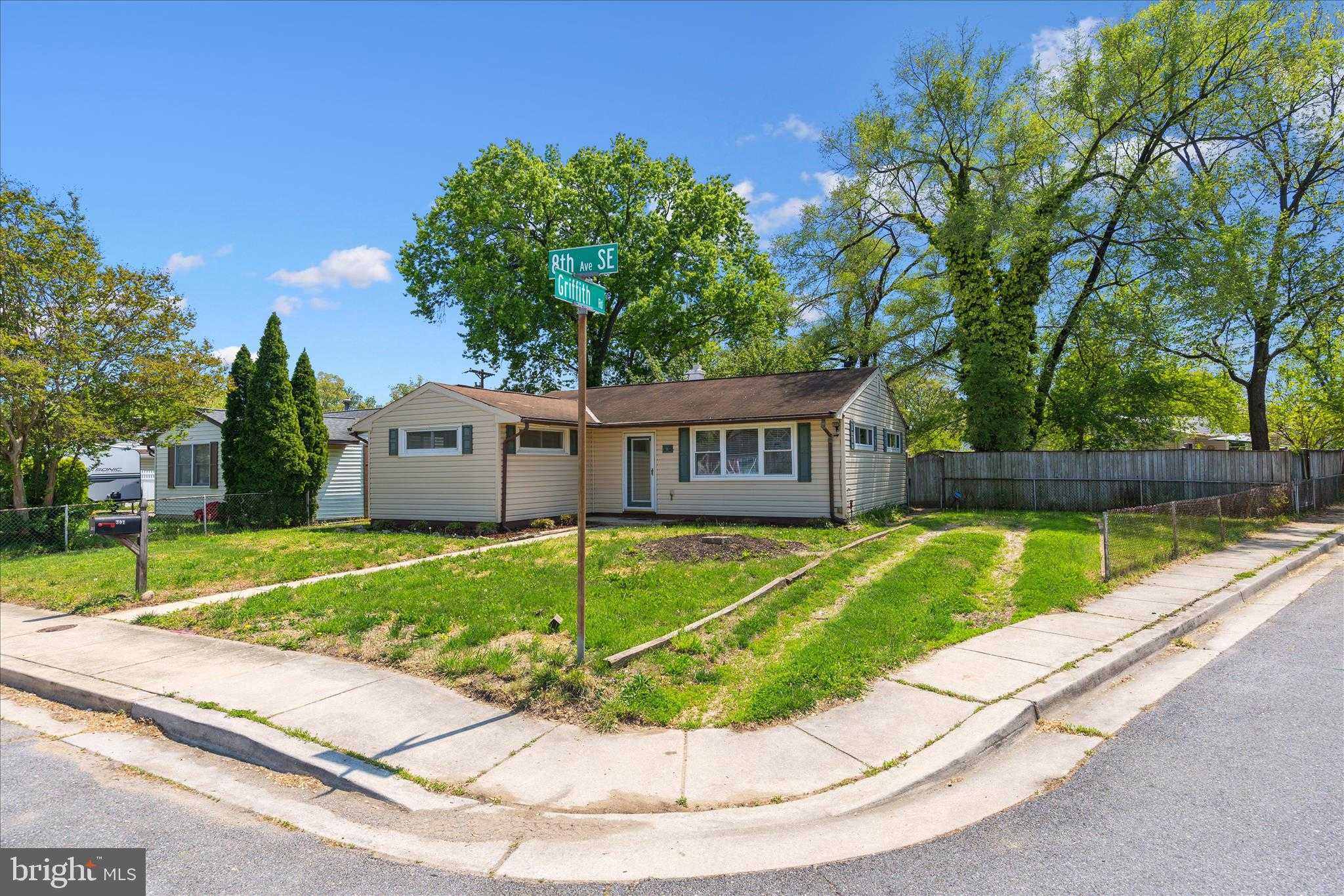 301 8th Ave SE photo 2