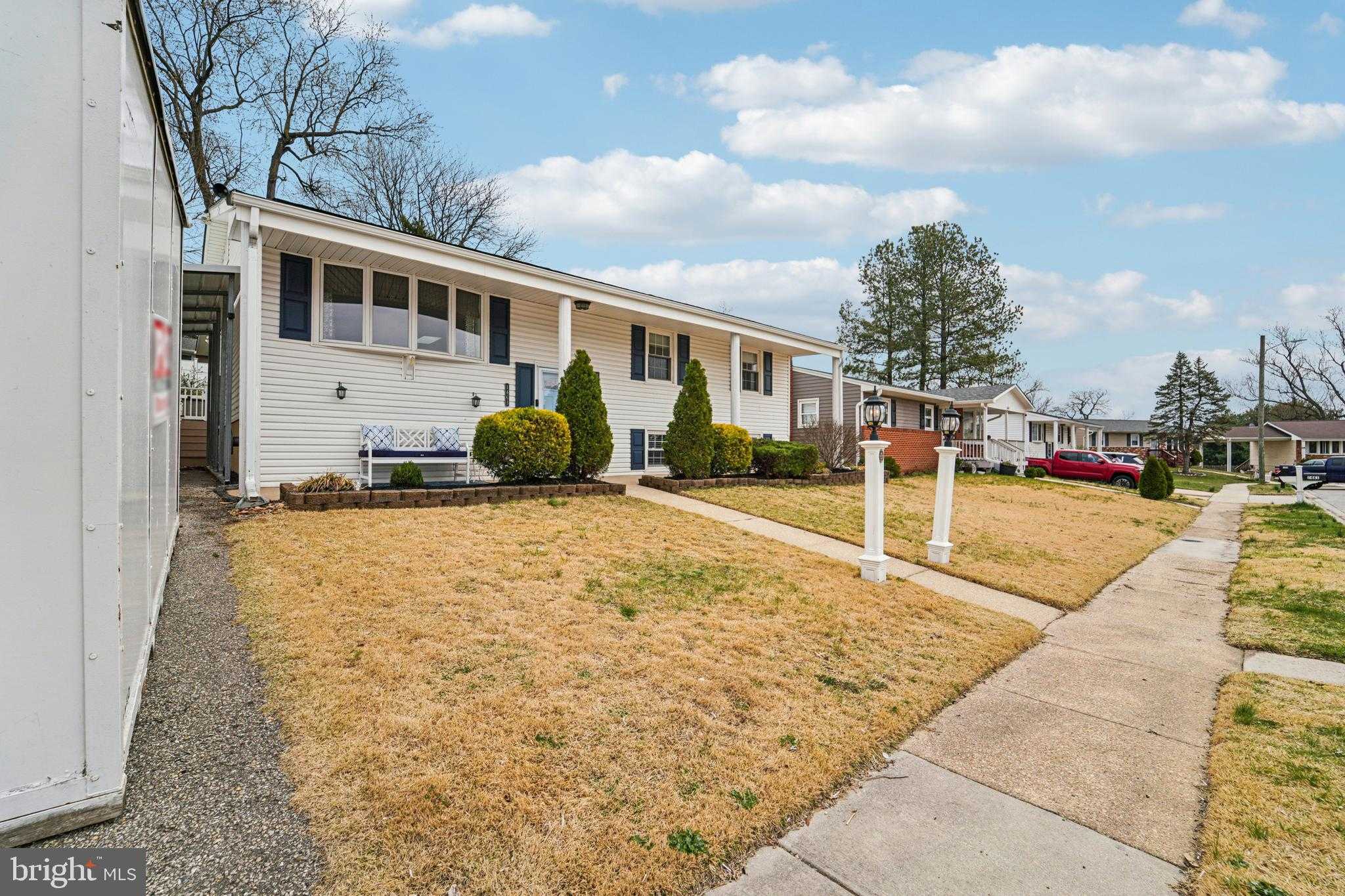 1463 Gordon Dr photo 6