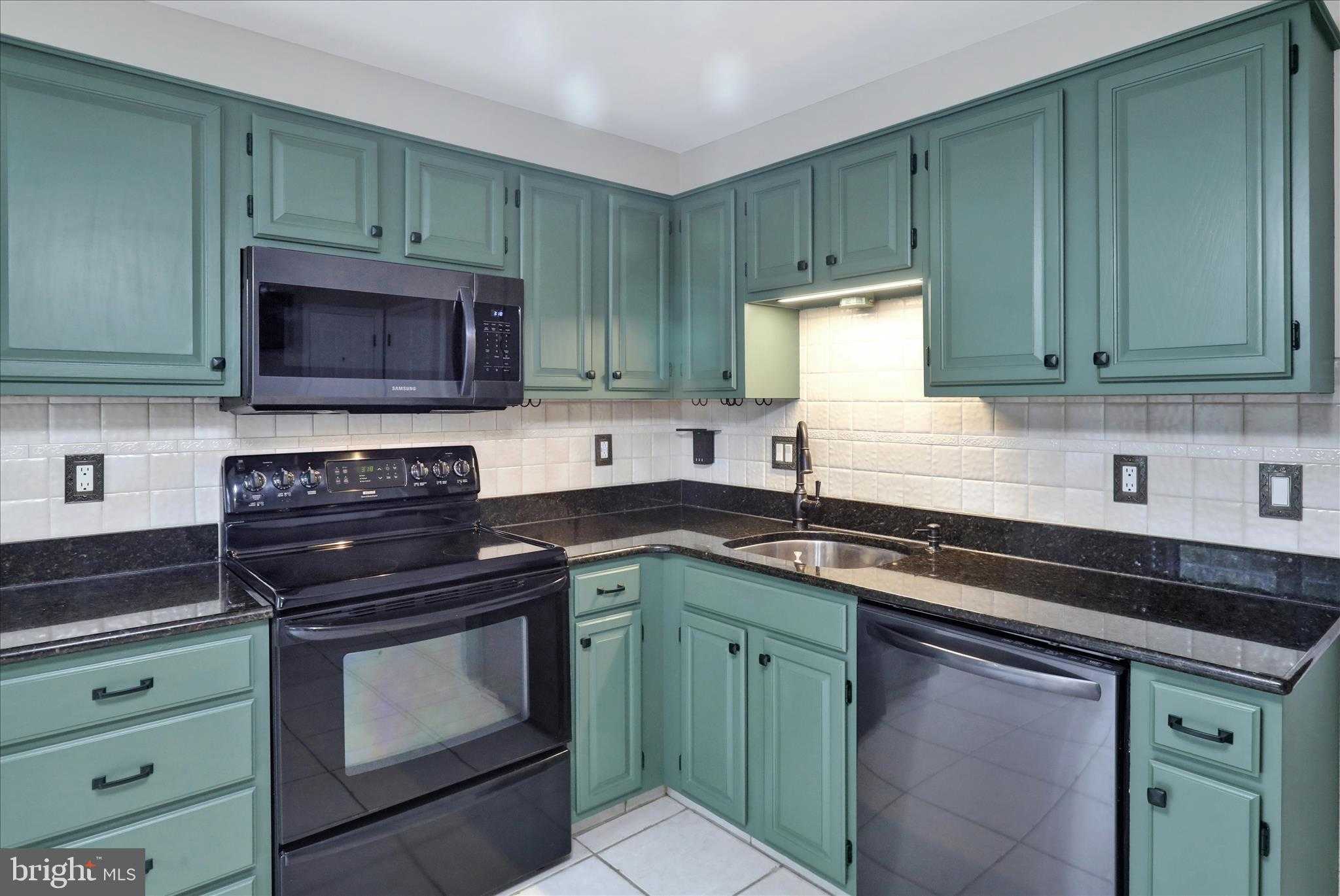 2381 Heather Ln photo 13