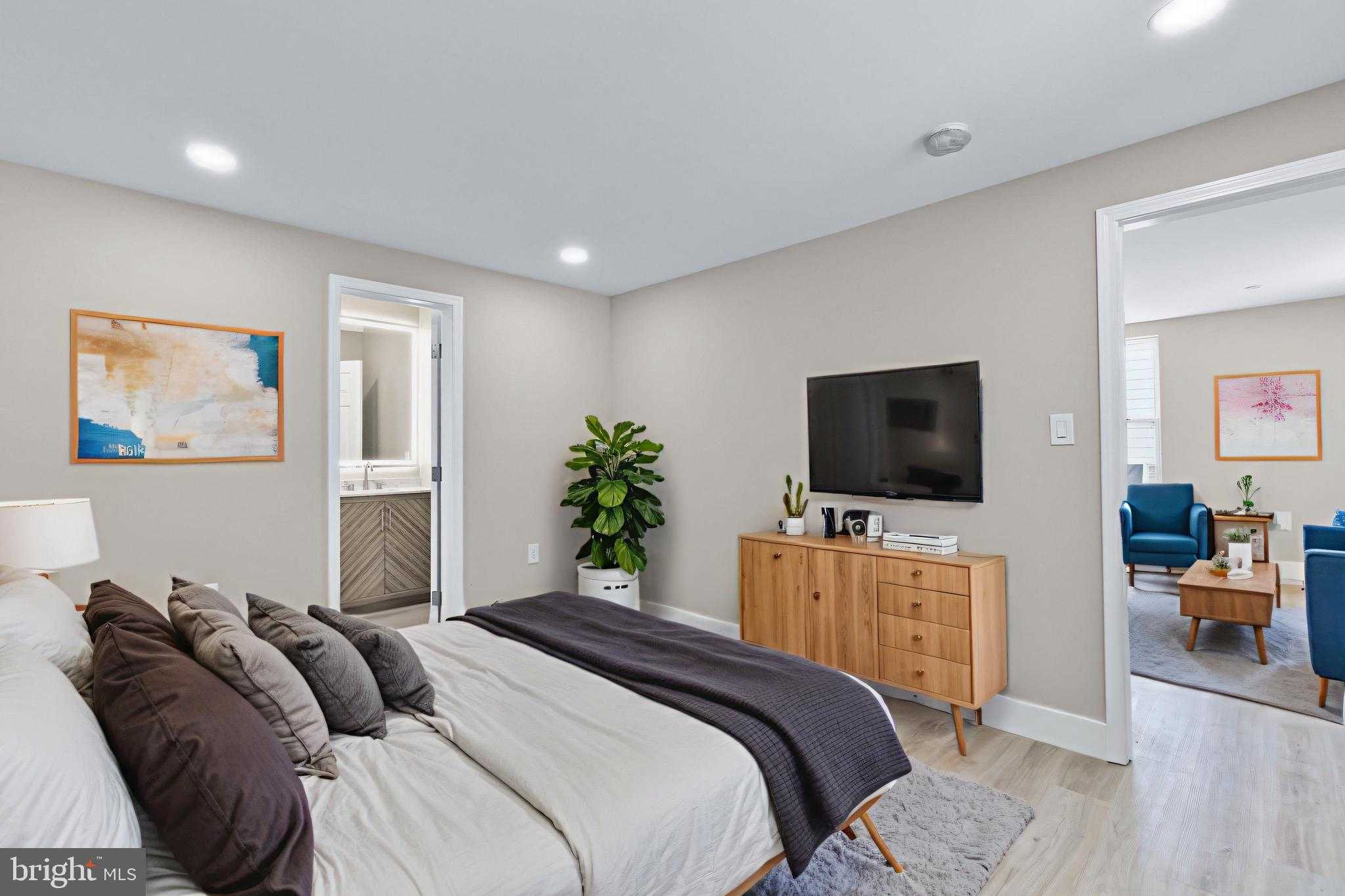 11 Baker Ave photo 11