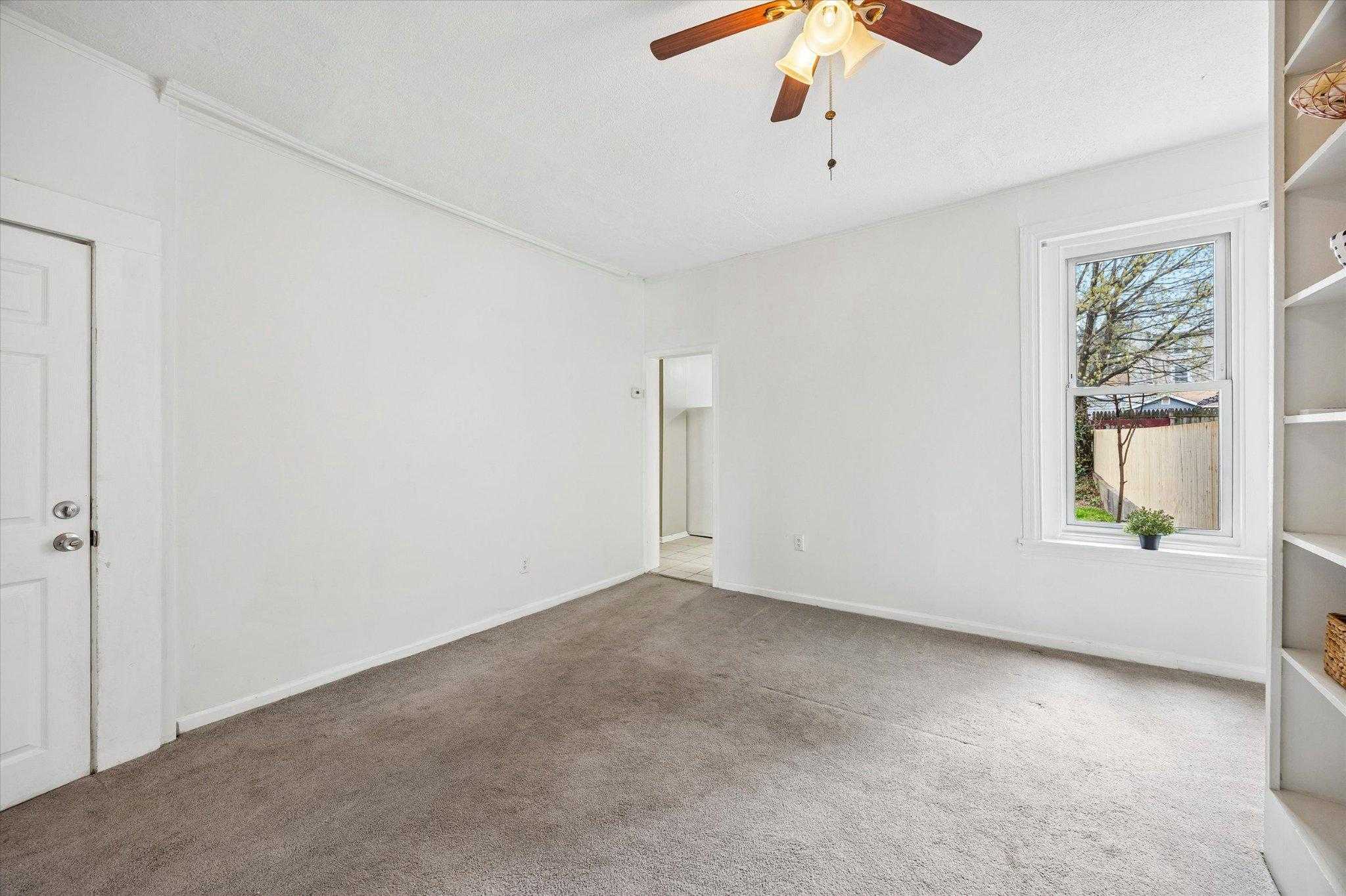 402 Lyceum Ave photo 5