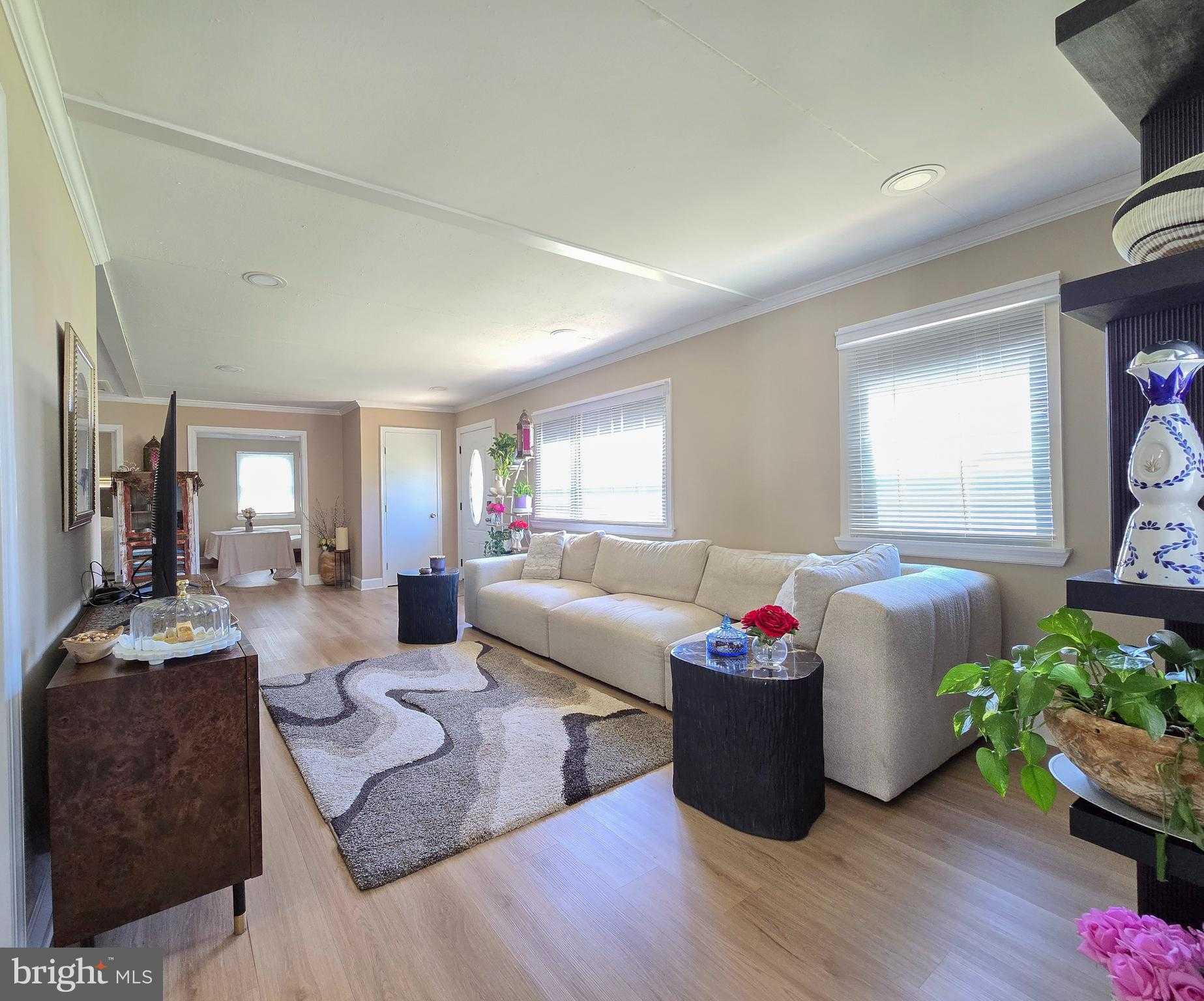 6421 Inwood Dr photo 3