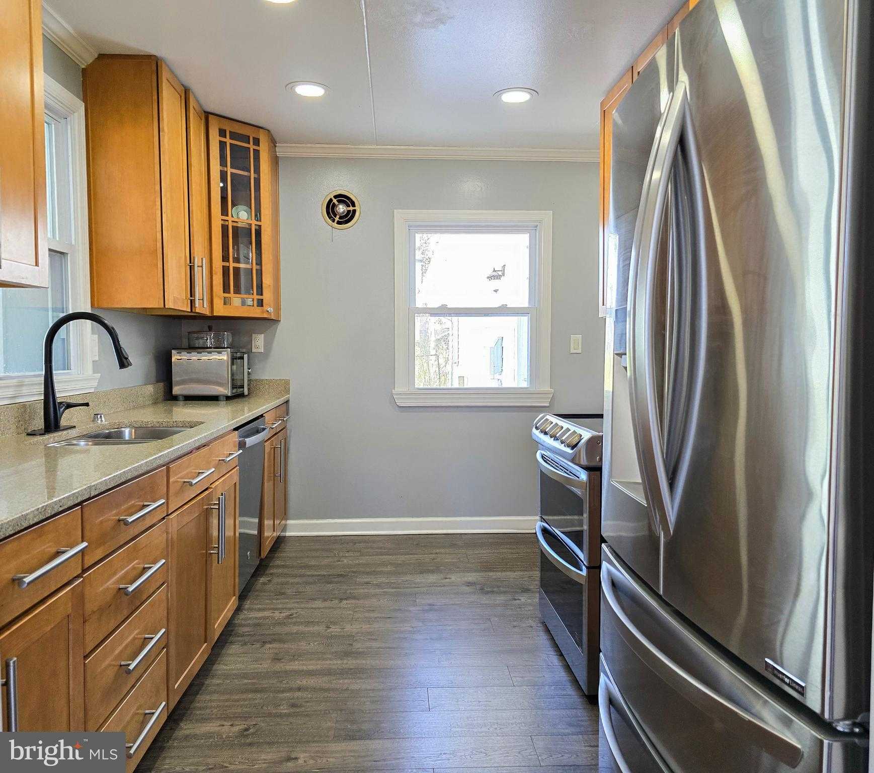 6421 Inwood Dr photo 5