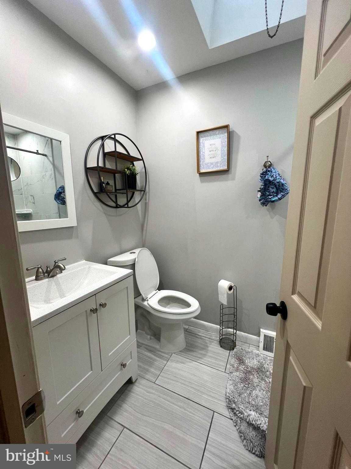 805 Griffith St photo 27