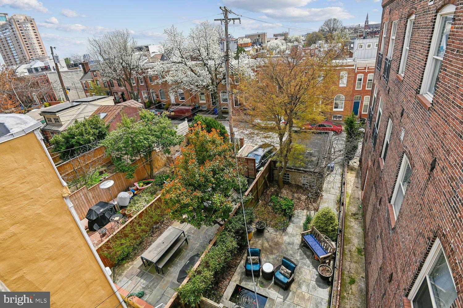 335 Warren Ave photo 6