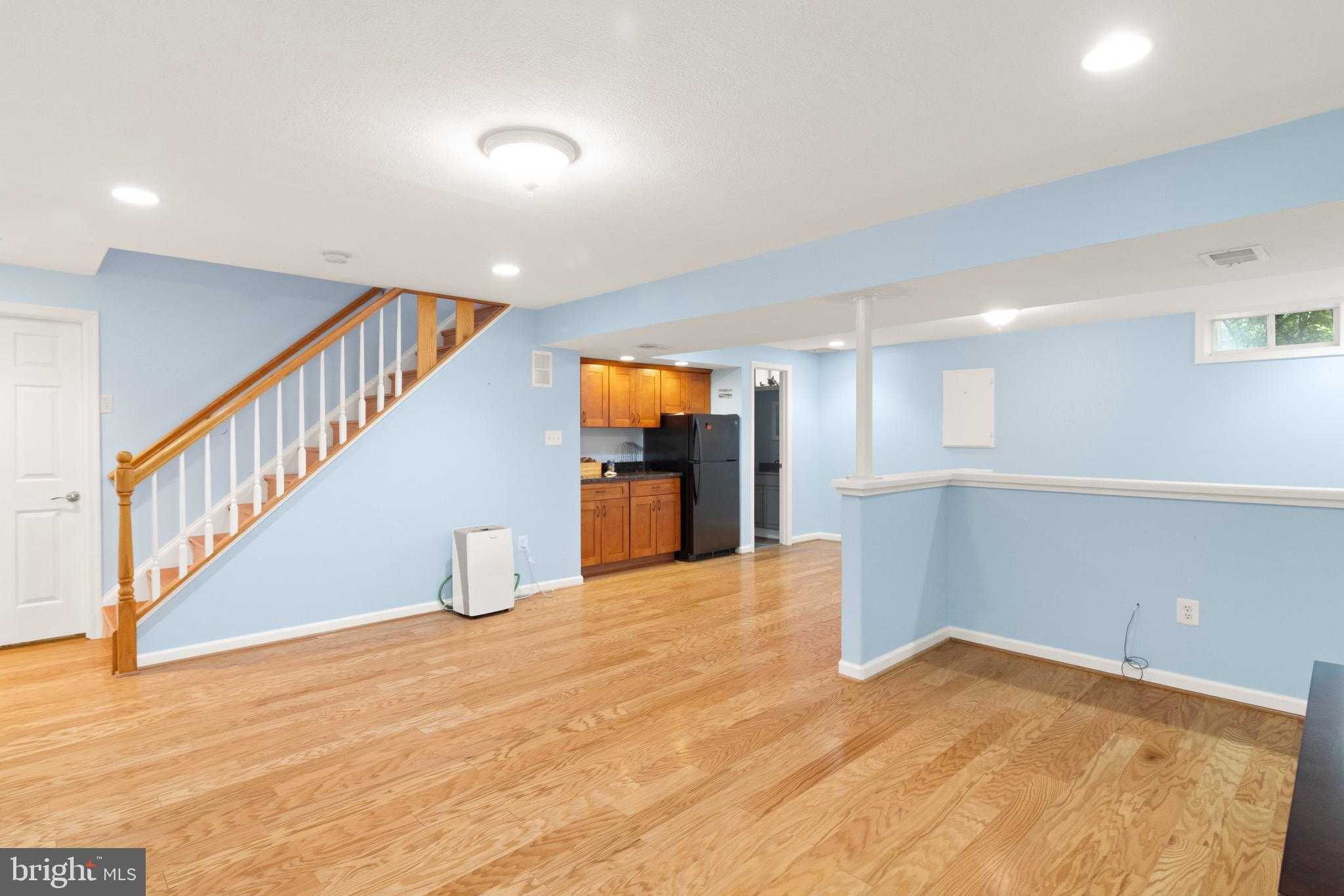 5613 Doolittle St photo 32