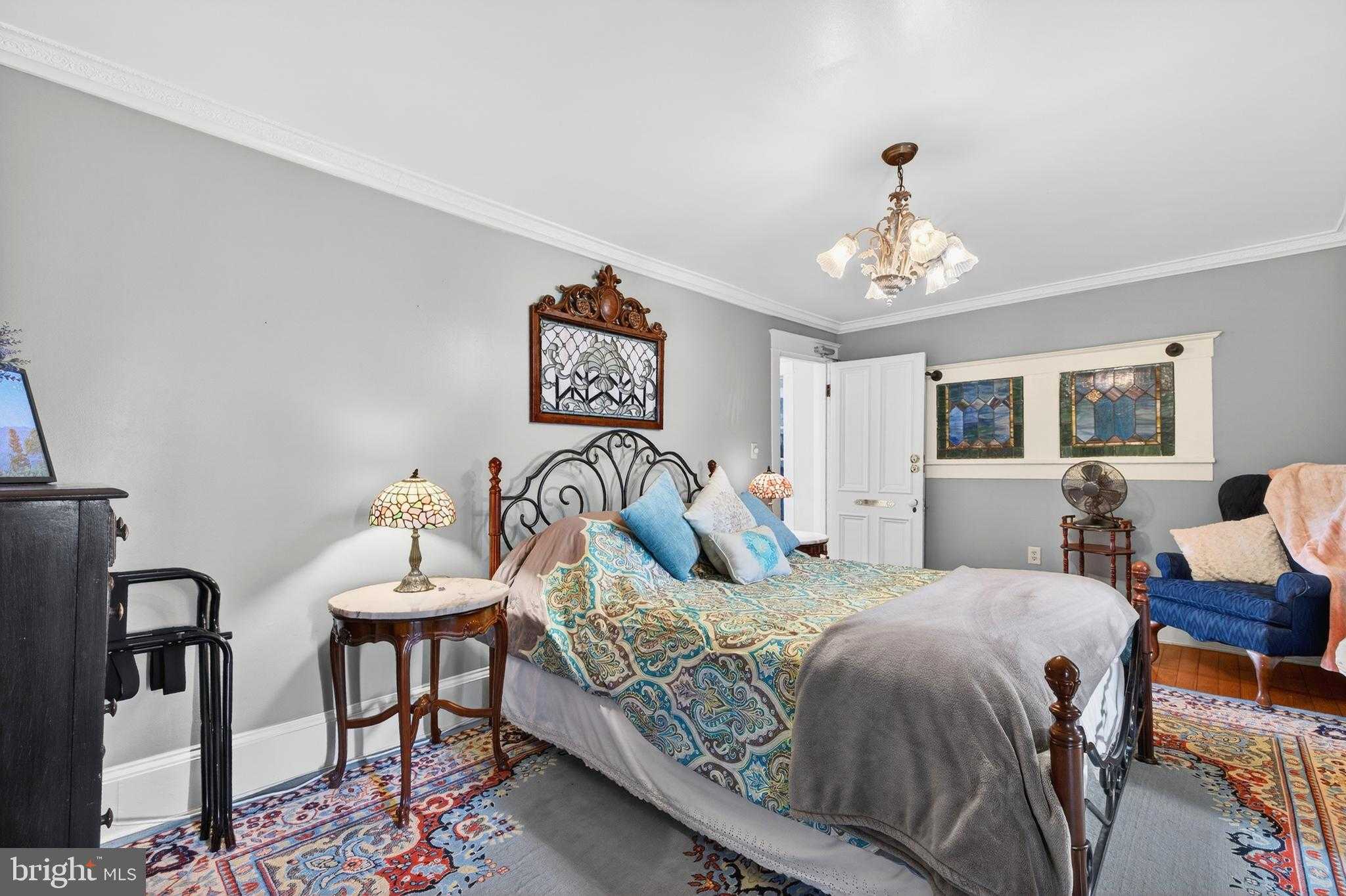 138 E Main St photo 62