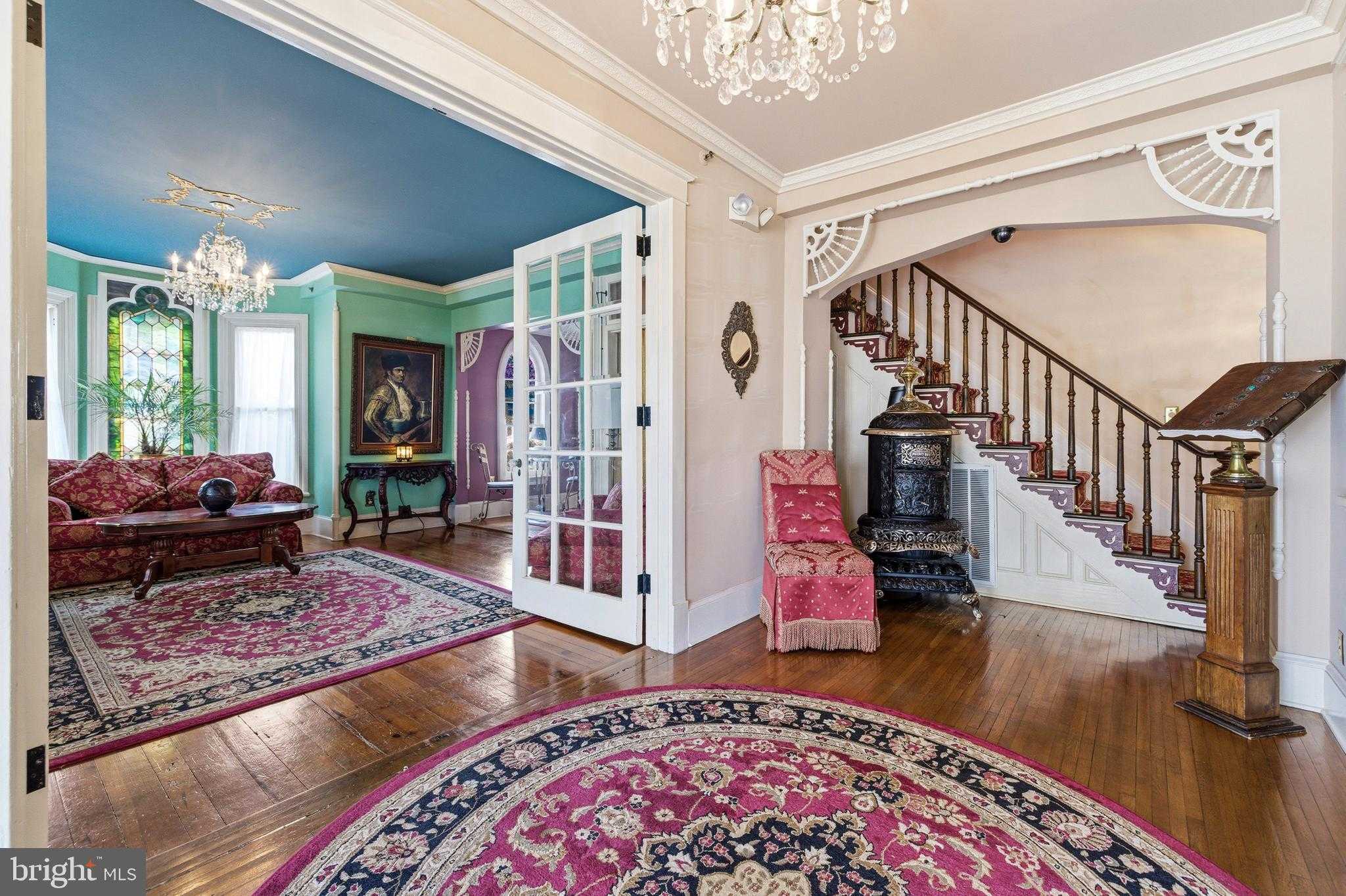 138 E Main St photo 9