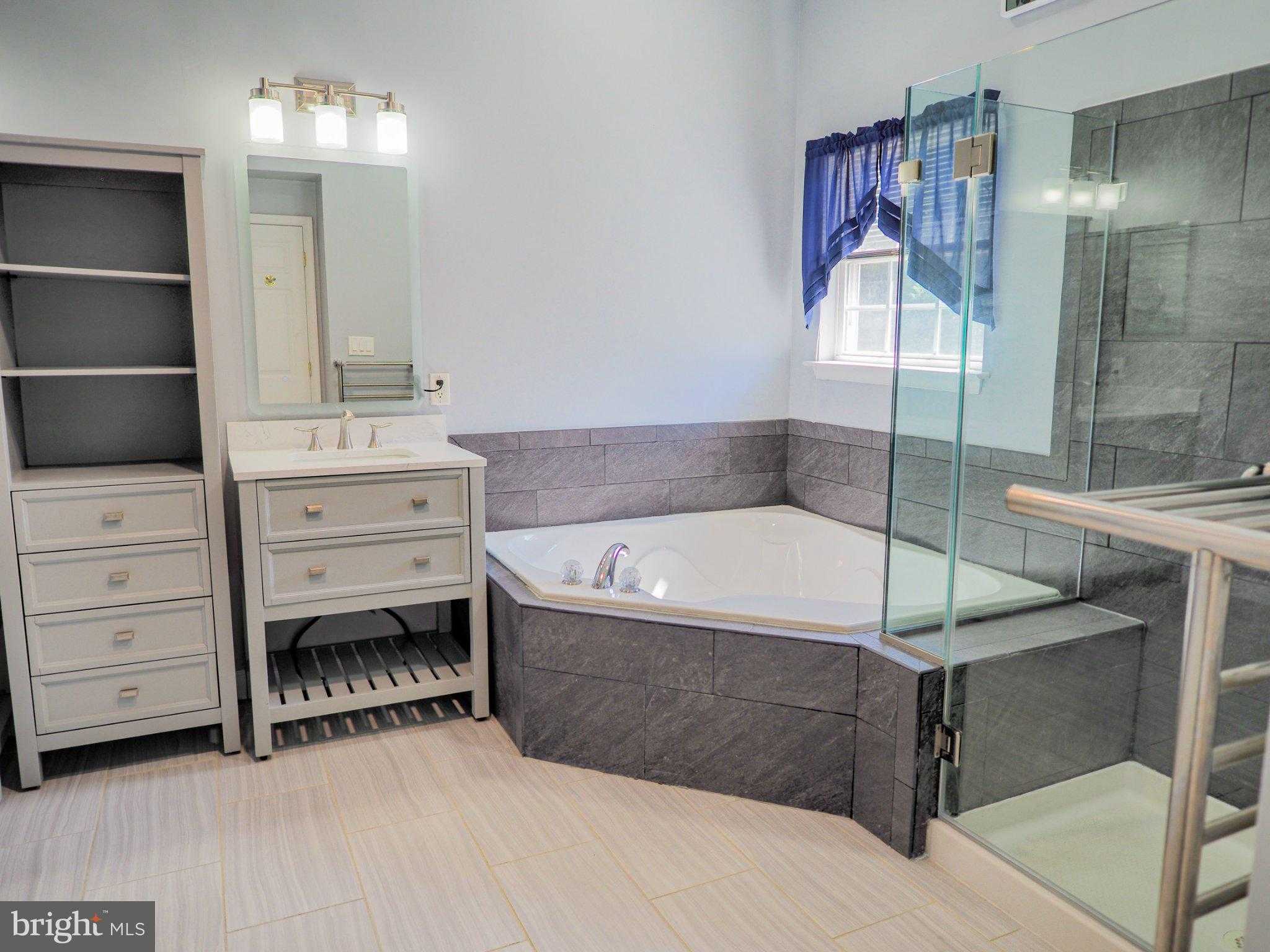 905 Gunnison CT photo 24