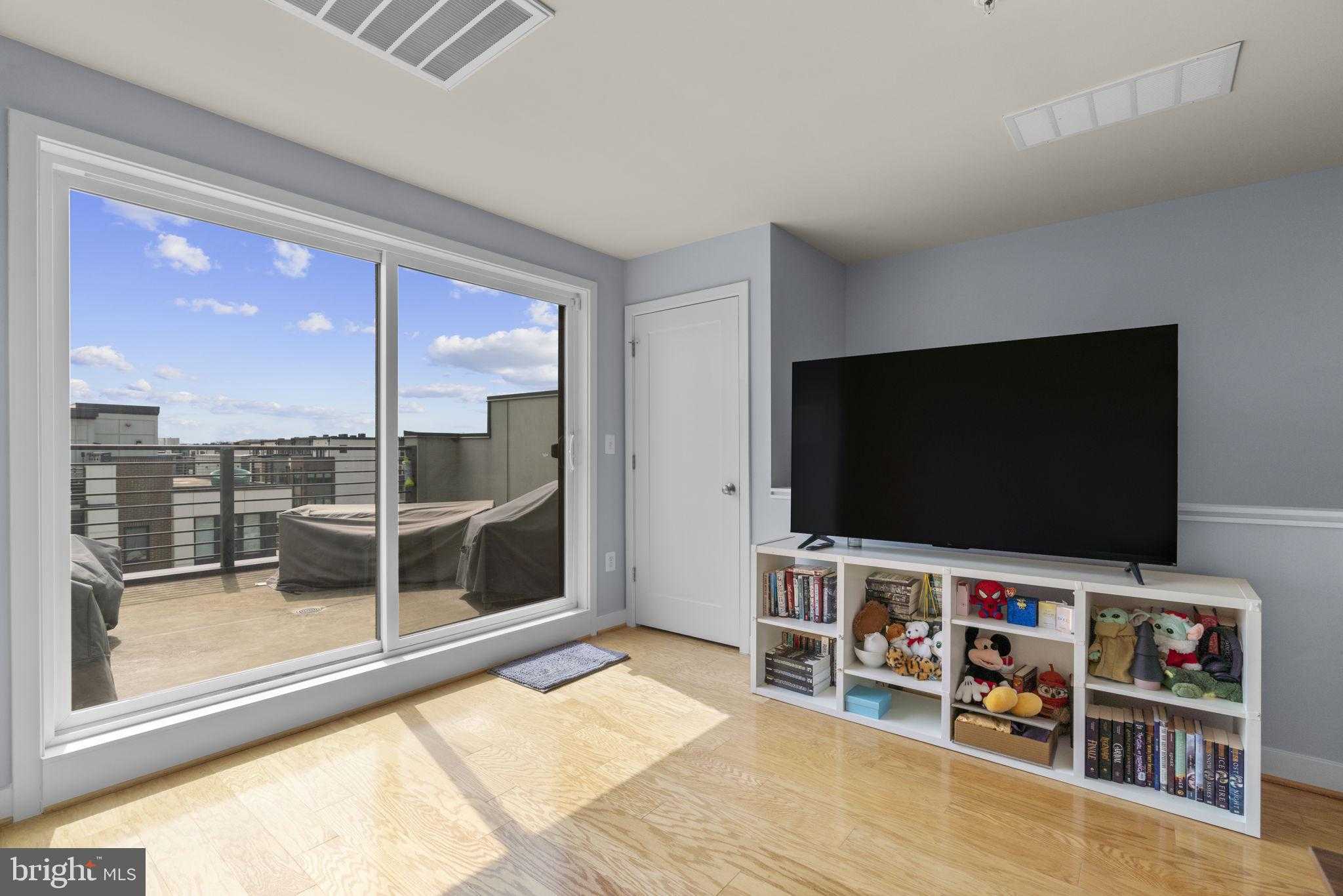 8087 Tribeca St photo 28