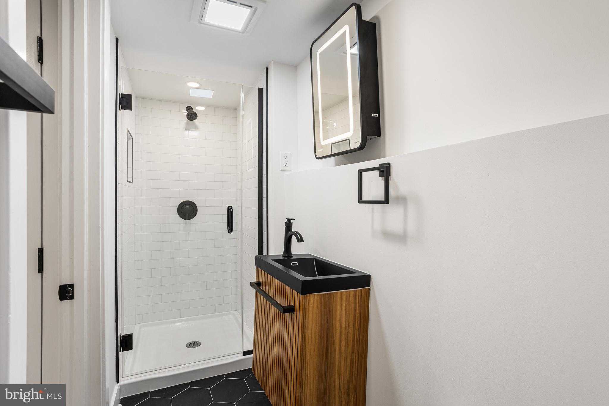 1731 Mifflin St photo 38