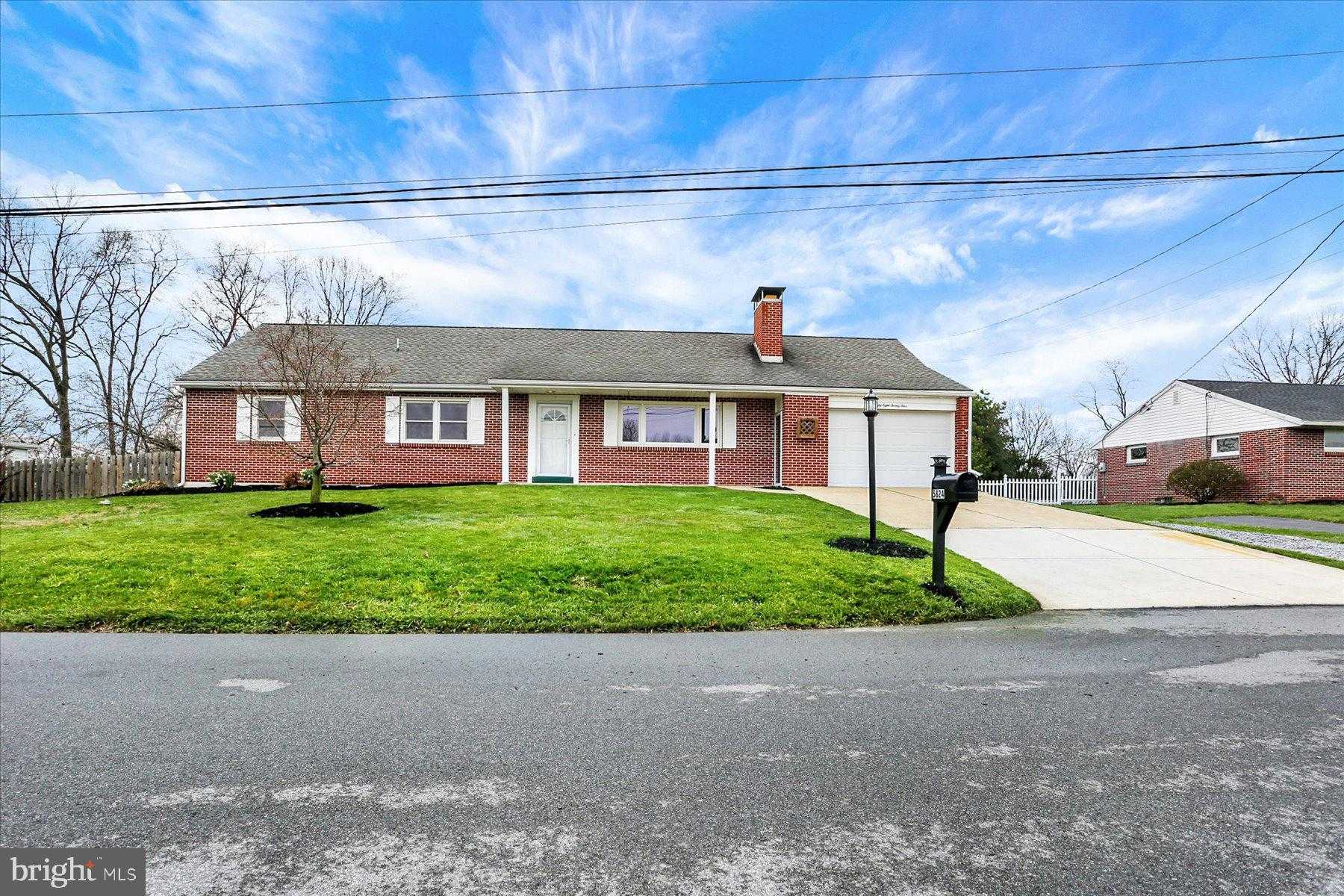 5824 Mayfair Dr photo 2