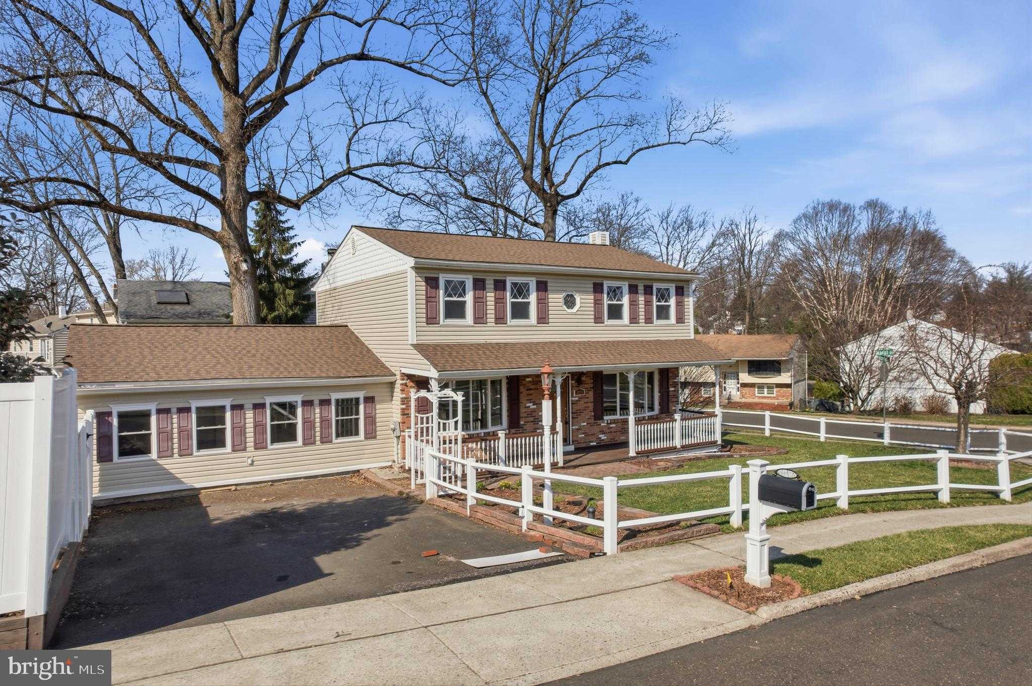 4820 Dara Faith Dr photo 3