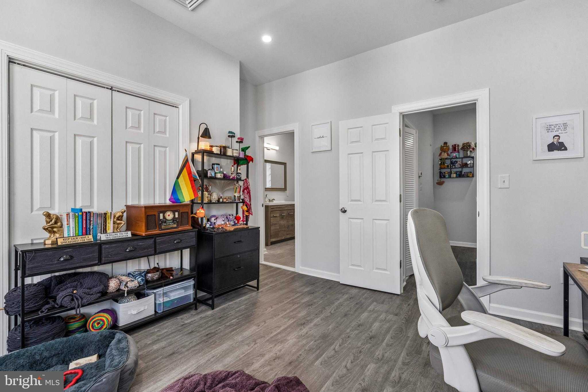 1549 N Newkirk St photo 11