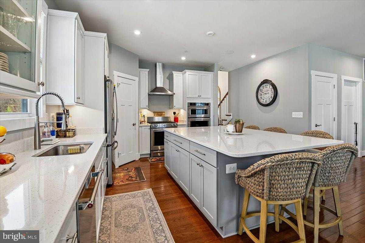 8122 Neidert Dr photo 17