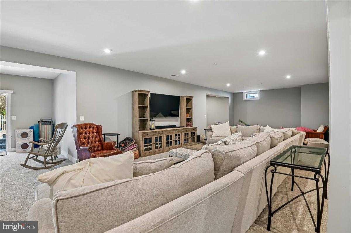 8122 Neidert Dr photo 55