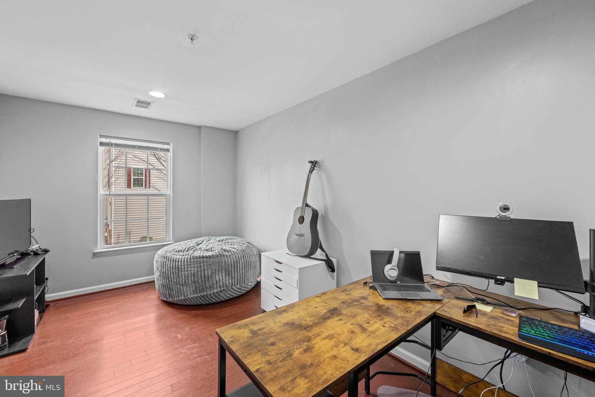 24 Chamberlain CT photo 9