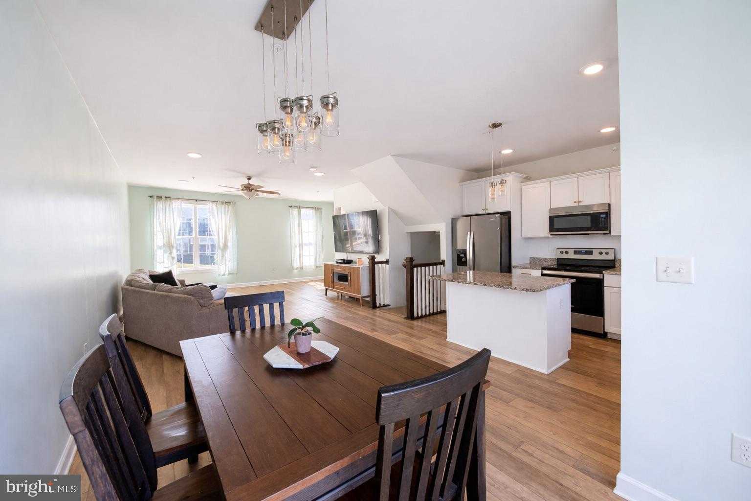 170 Hudson Blvd photo 3