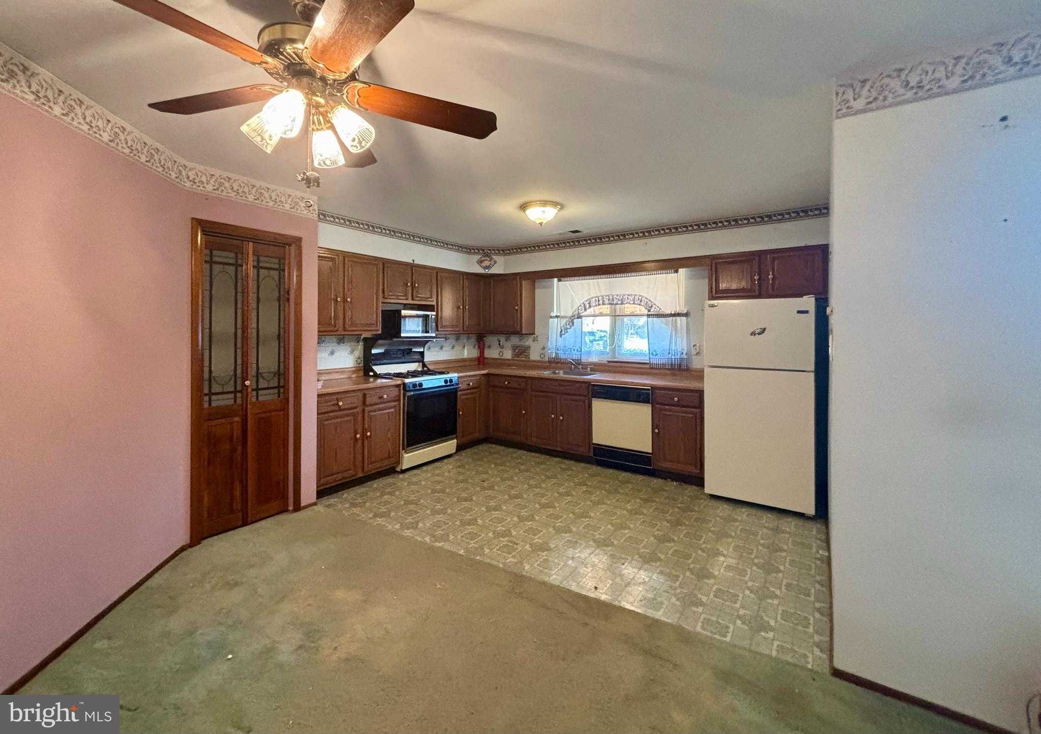 401 Marsden Ave photo 3