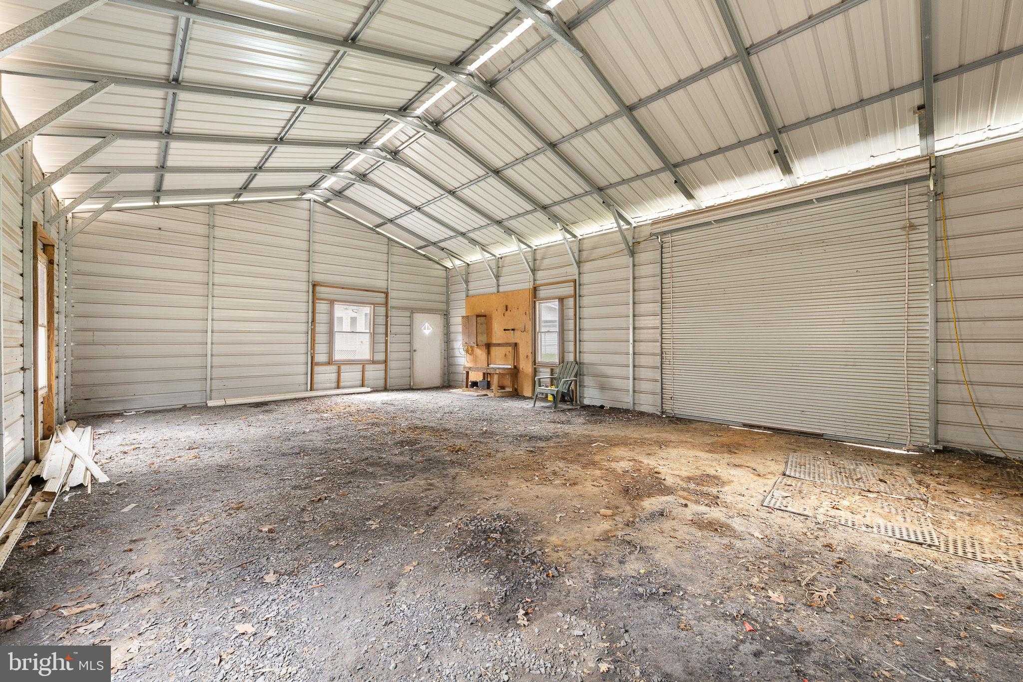 1605 Paddys Run Rd photo 14