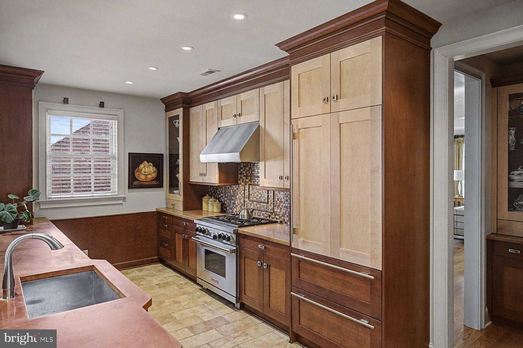 85 E Oakland Ave photo 13