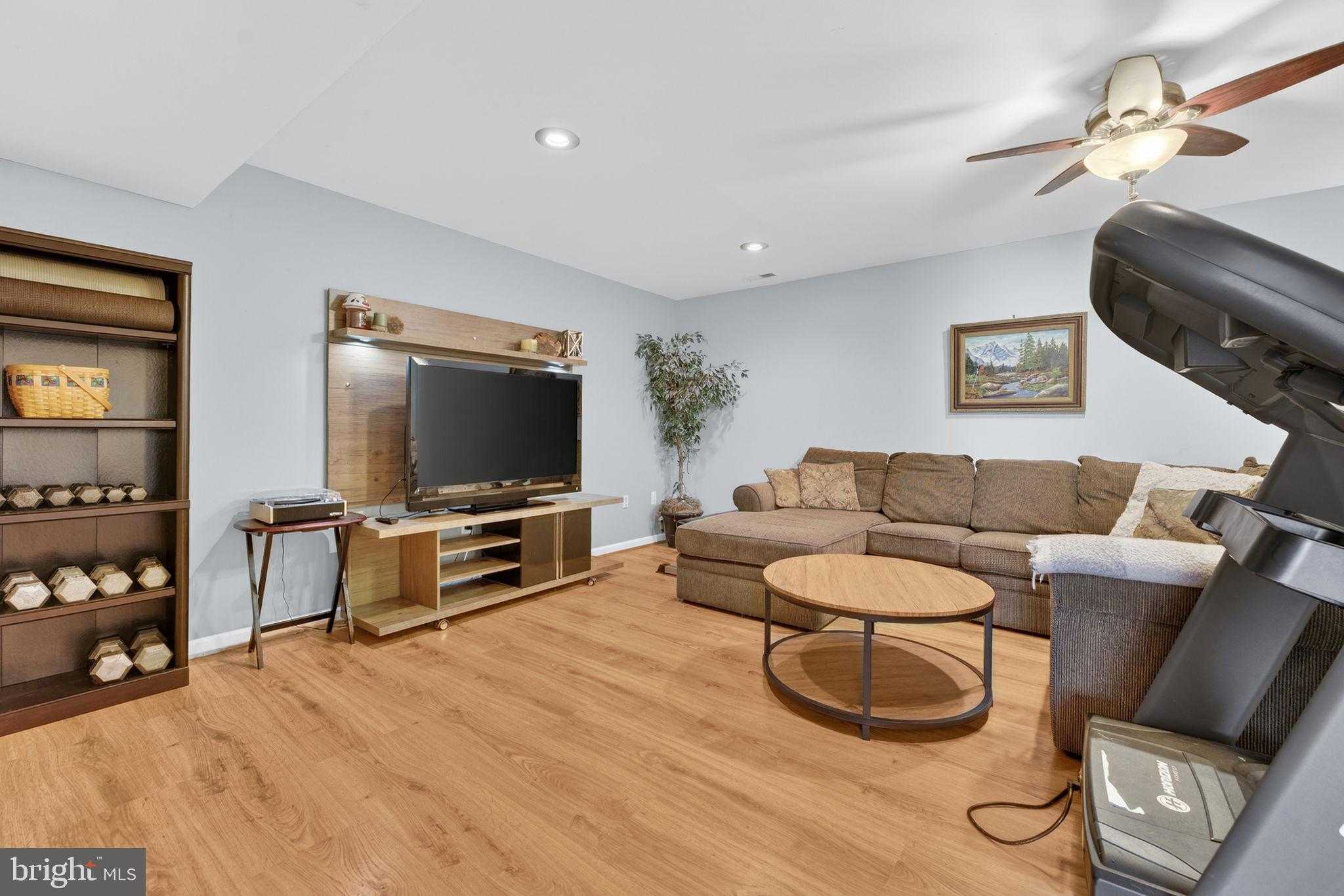 7453 Opal Rd photo 19