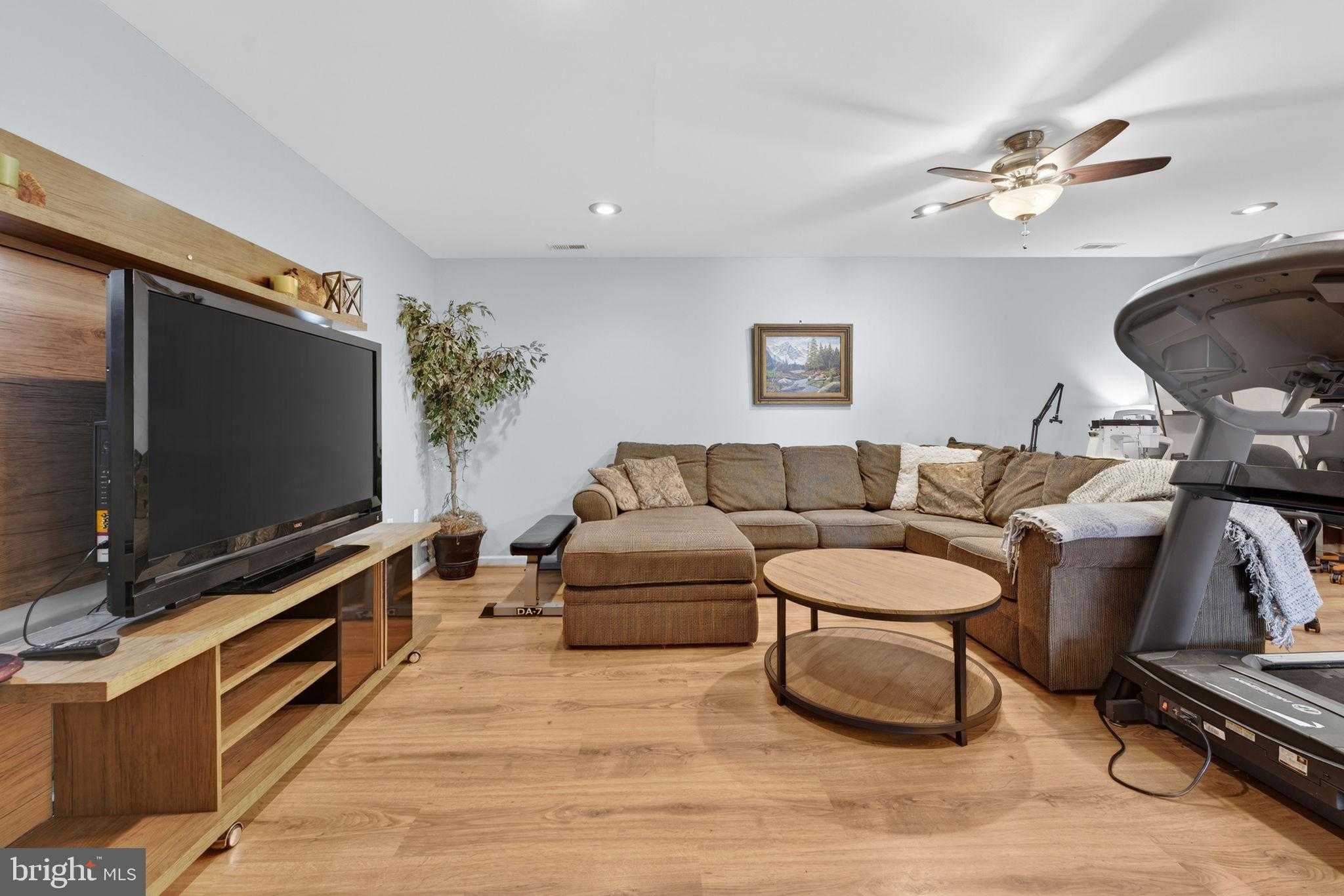 7453 Opal Rd photo 20