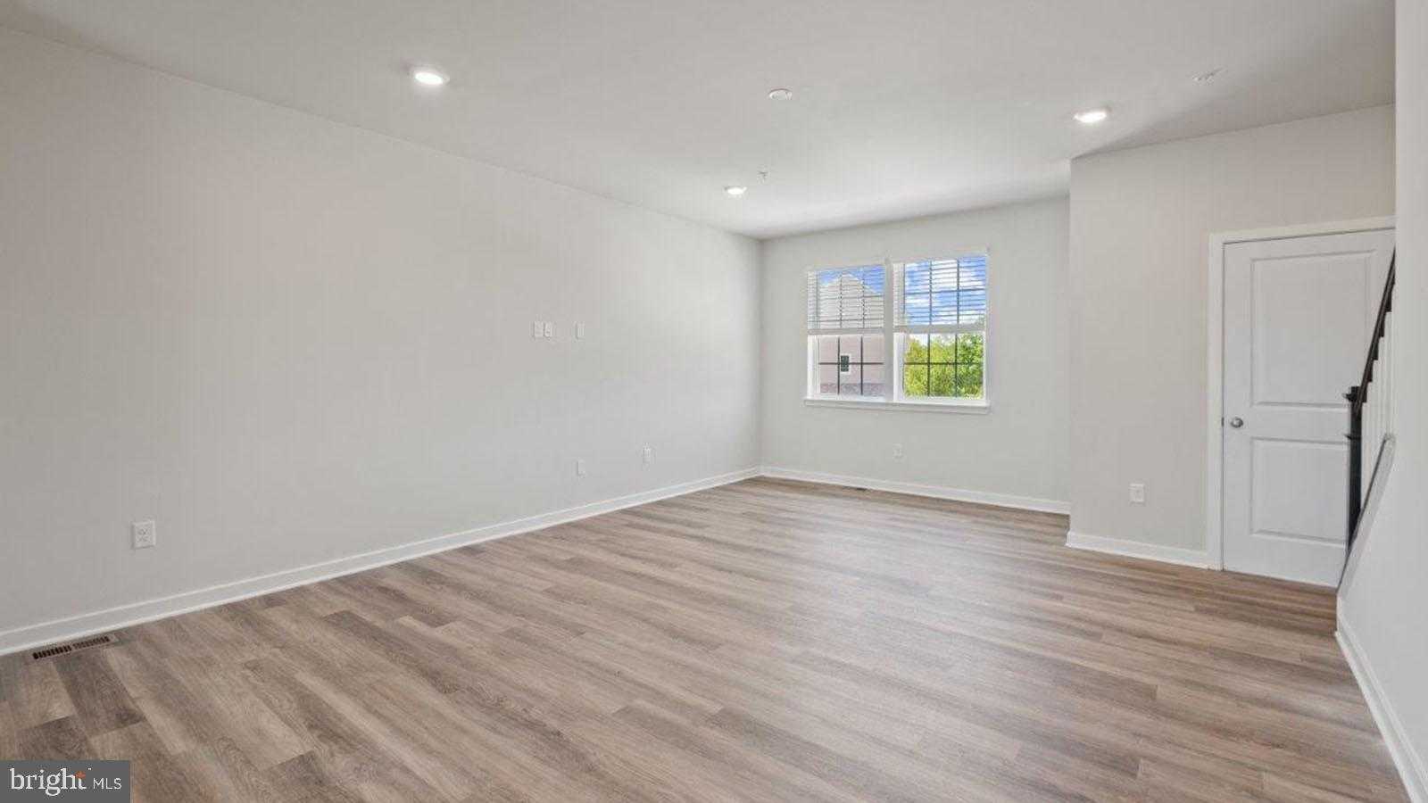 7532 Silver Thread Way photo 10