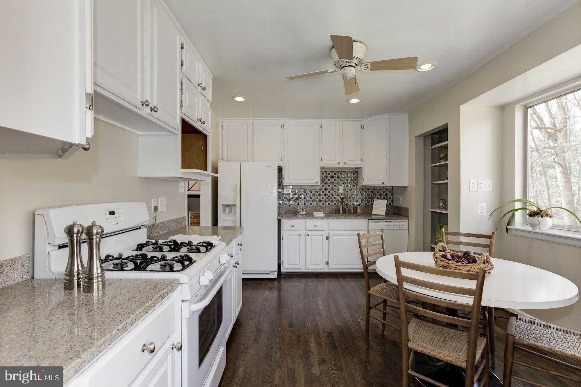 6400 Redwing Rd photo 16