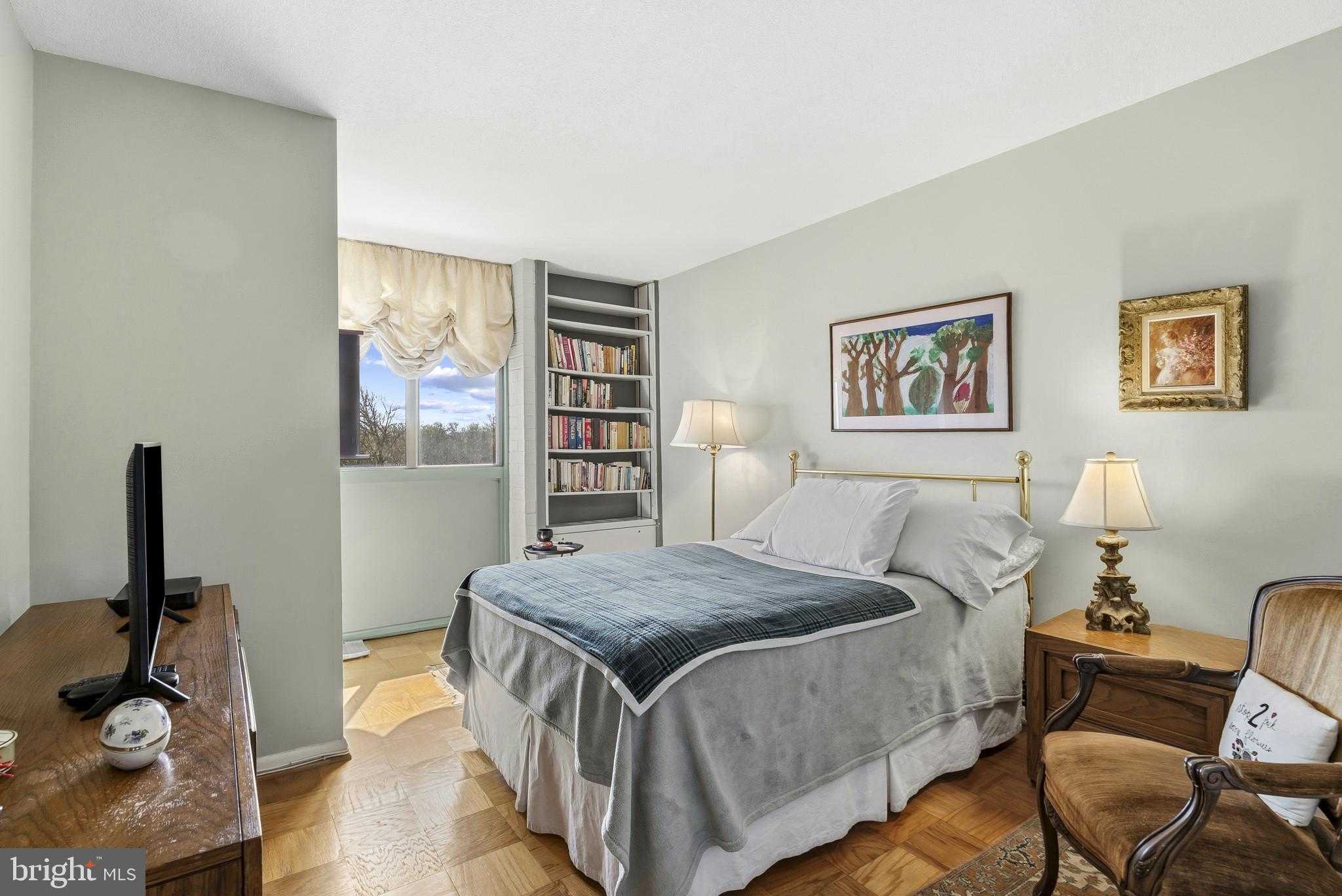 4242 E West Hwy Apt 506 photo 20