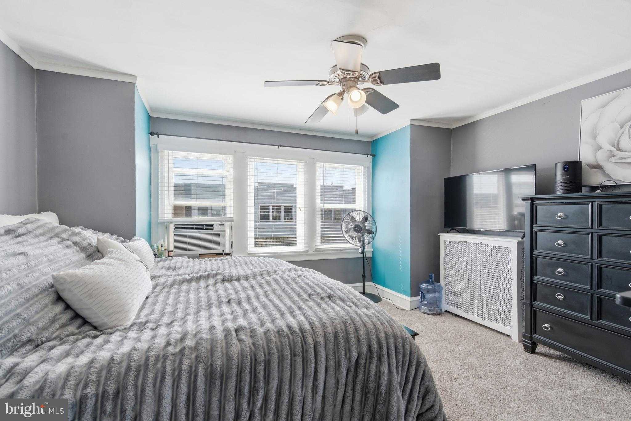 2873 Gillingham St photo 16