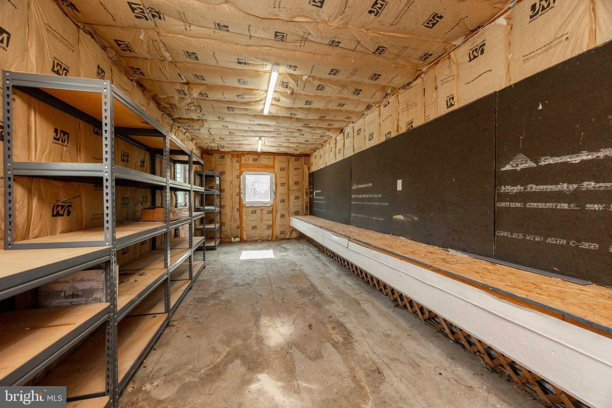 8101 Douglas Rd photo 21