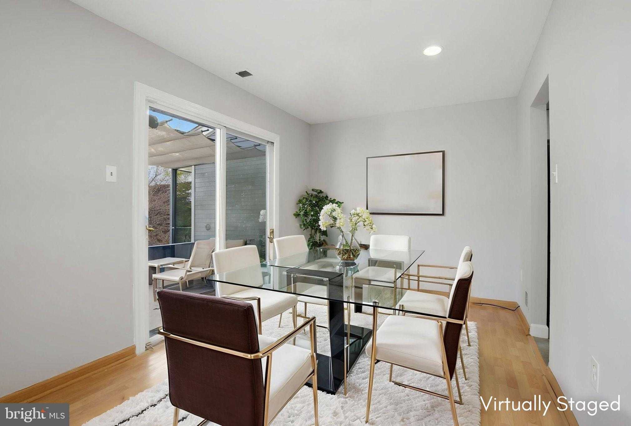 219 Willow Ter photo 3