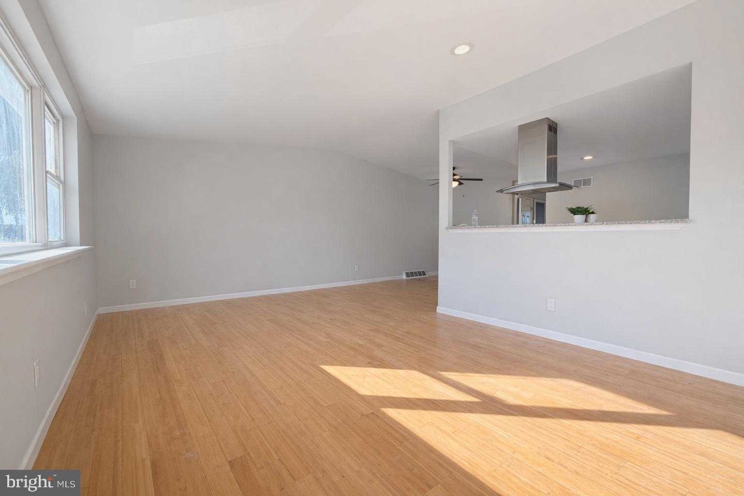 419 Rennard St photo 5