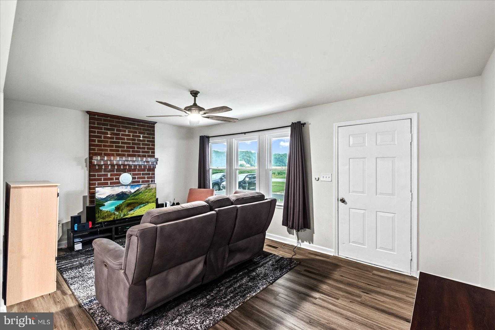 2010 Lake Rd photo 10