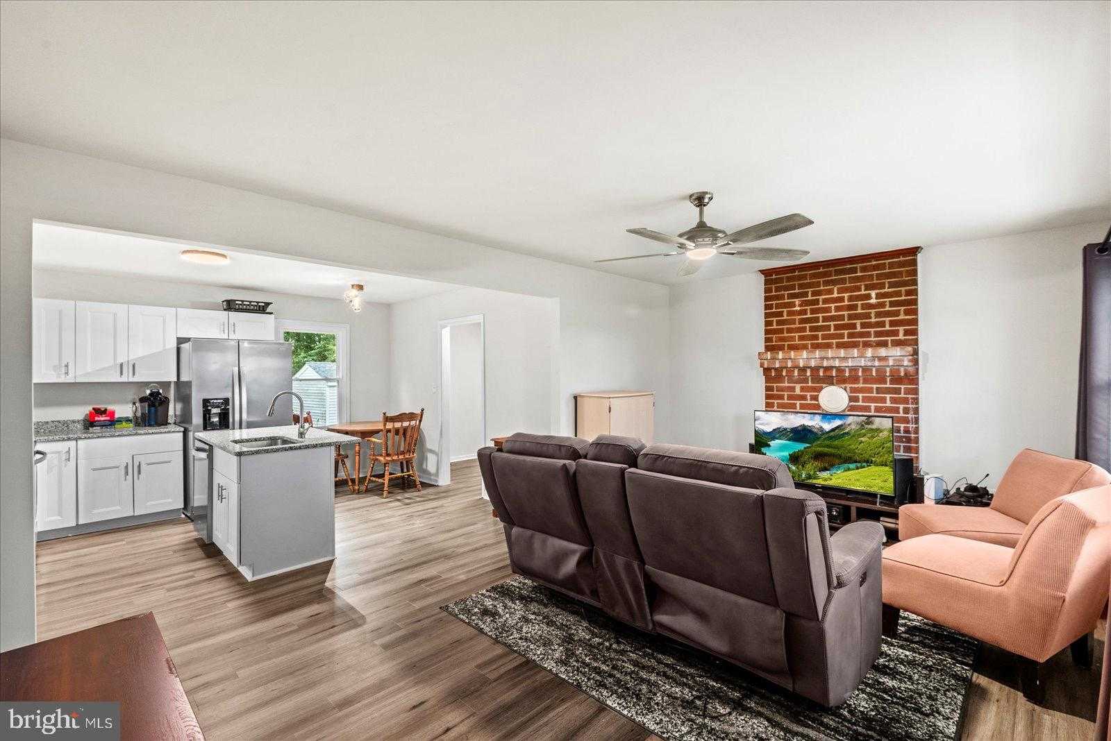 2010 Lake Rd photo 4