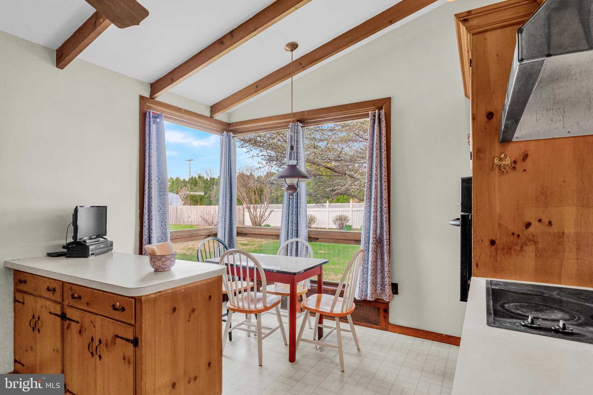 331 E Water St photo 10