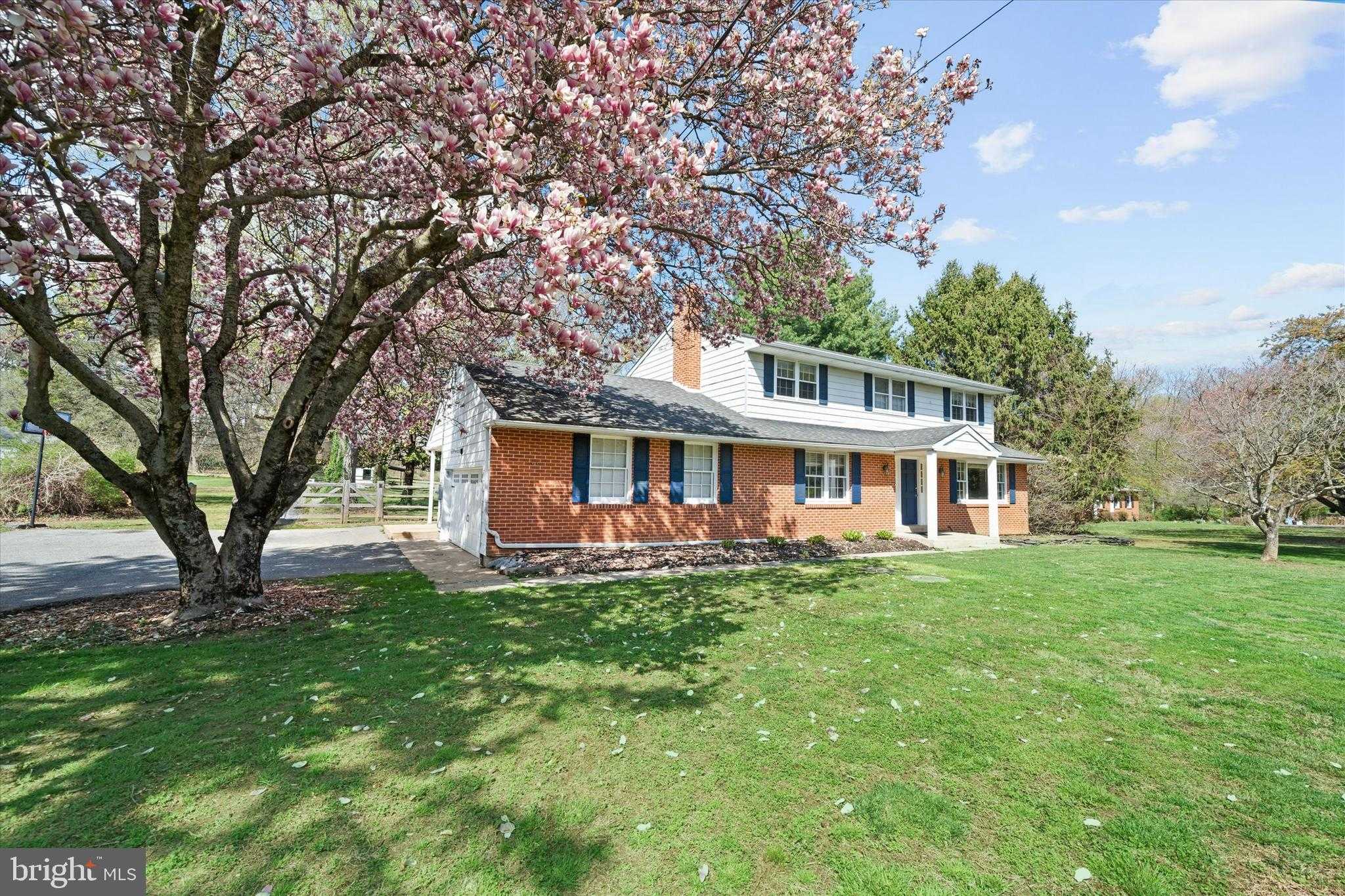 447 Chambers Rock Rd photo 2