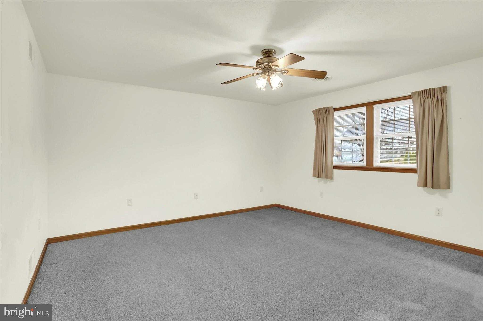 416 Freedom Dr photo 12