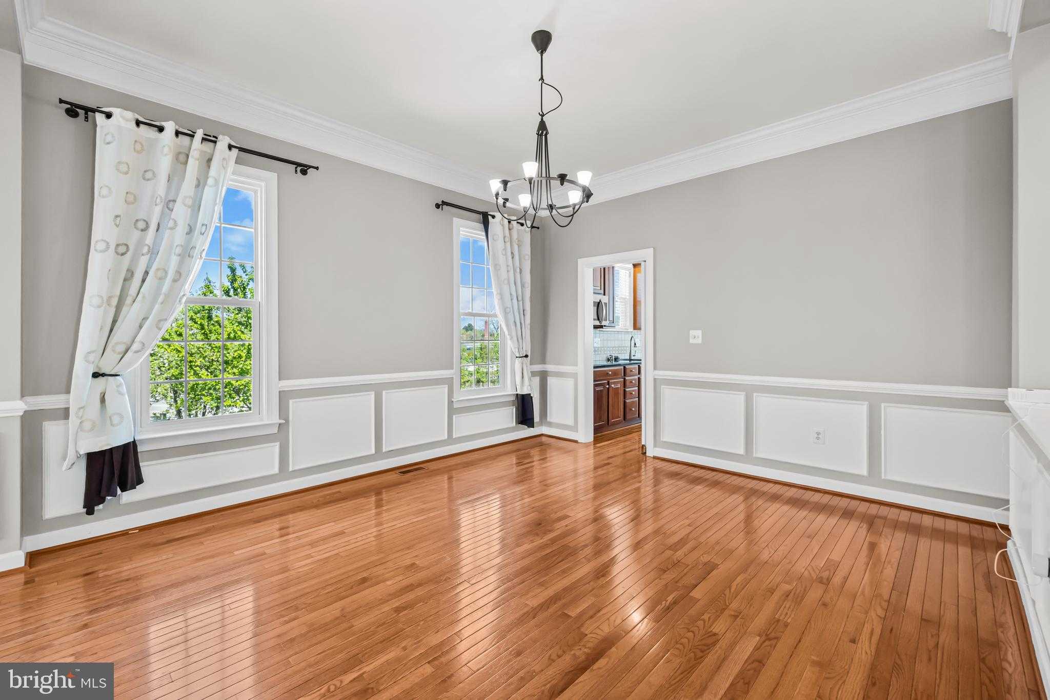 9205 Haines Dr photo 11