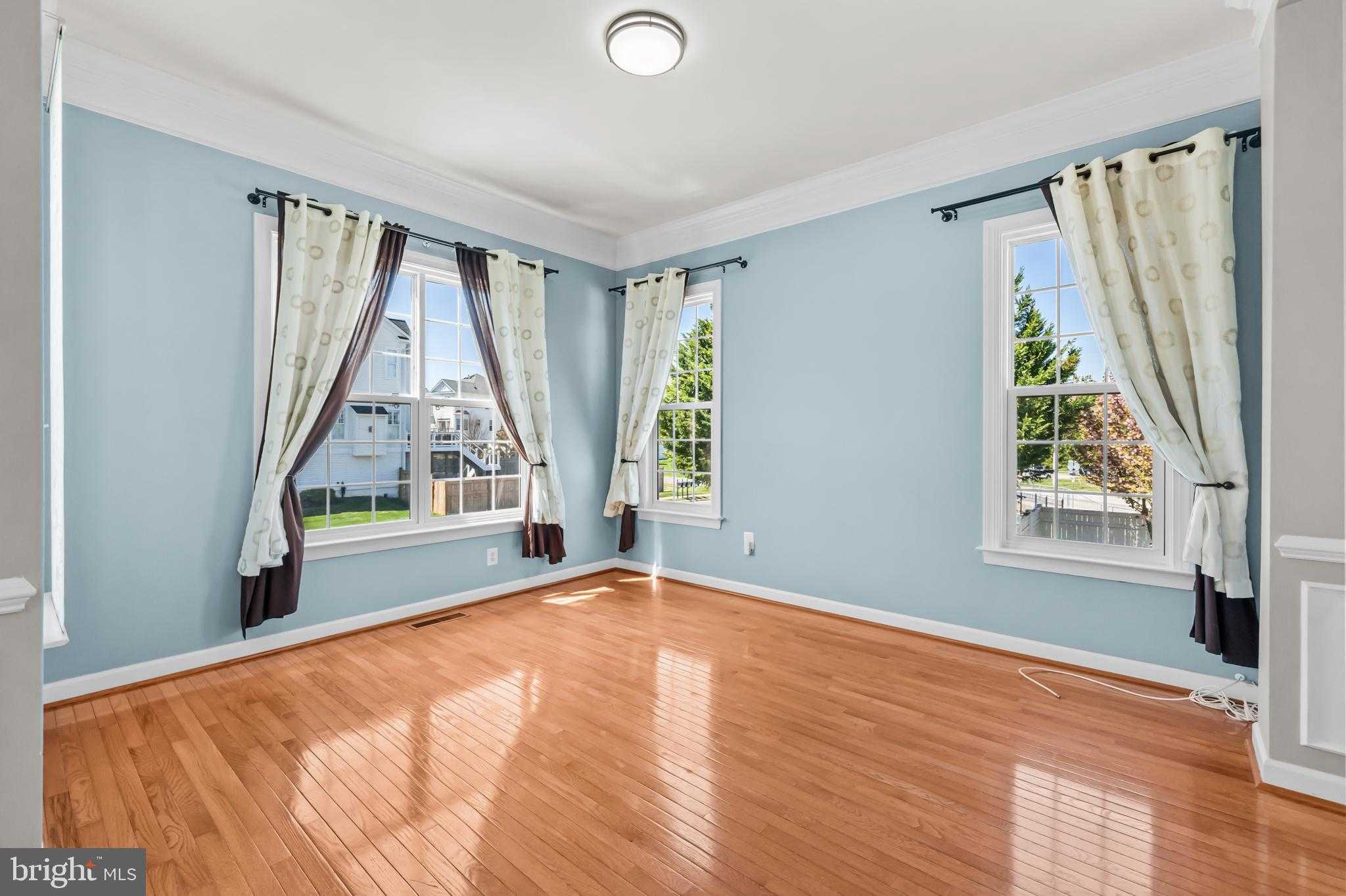 9205 Haines Dr photo 6