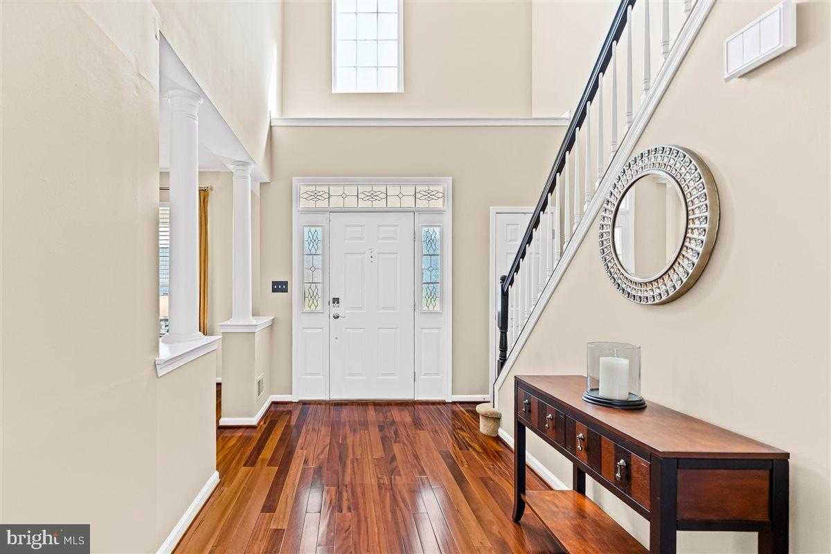 204 Four IN Hand CT photo 30