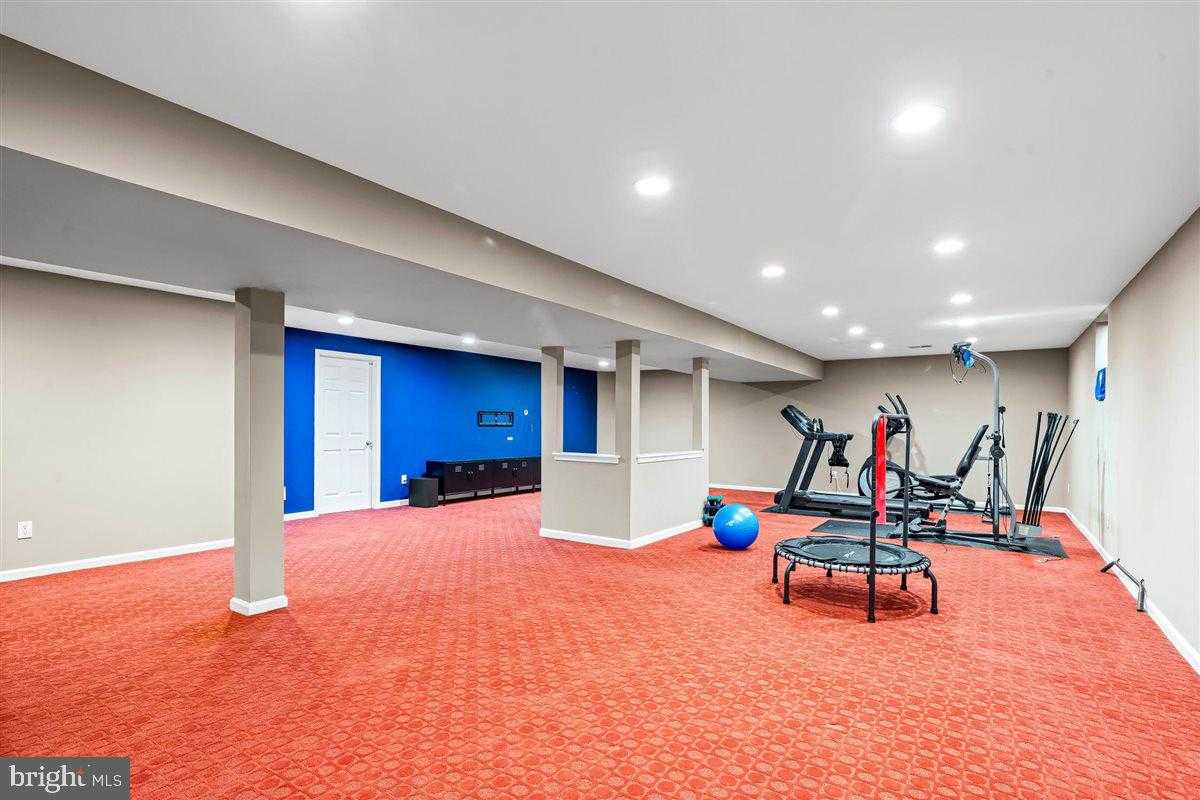 204 Four IN Hand CT photo 52