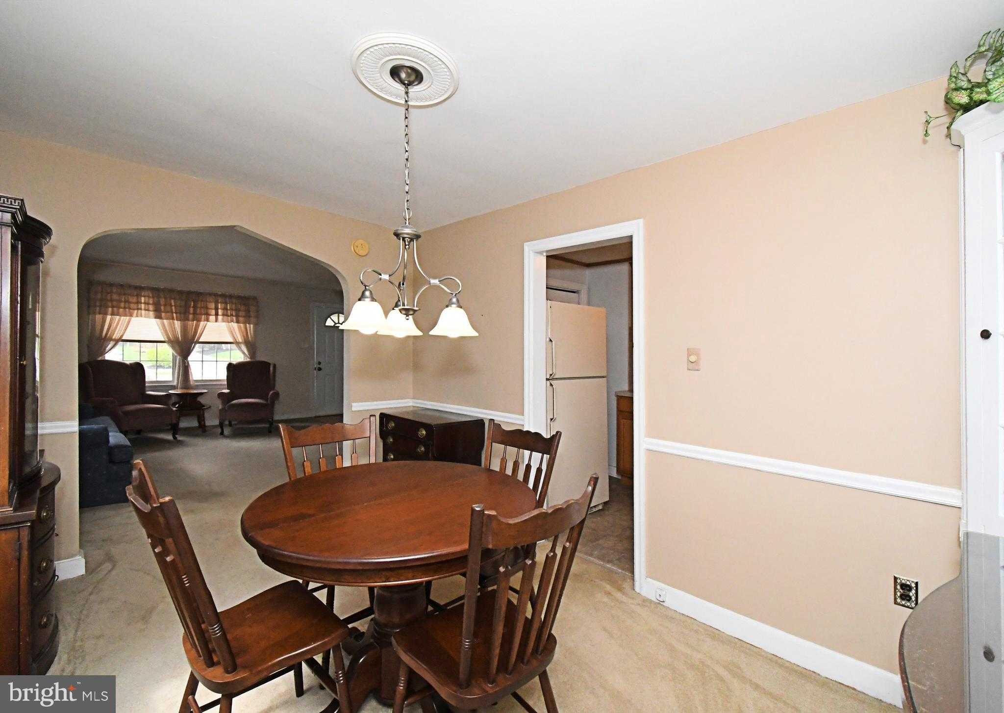 726 Buttonwood St photo 8