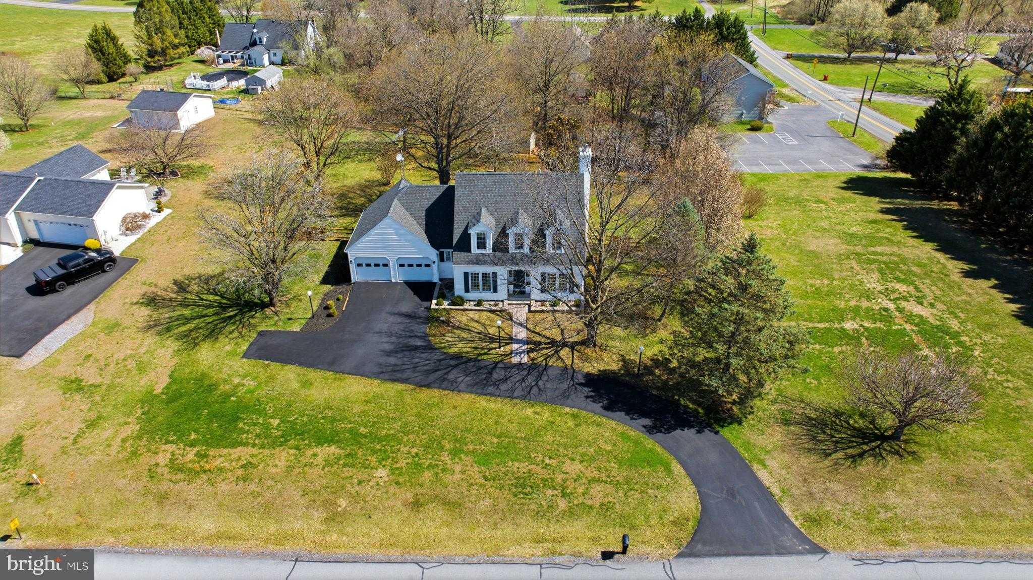 34 Renaissance Dr photo 3