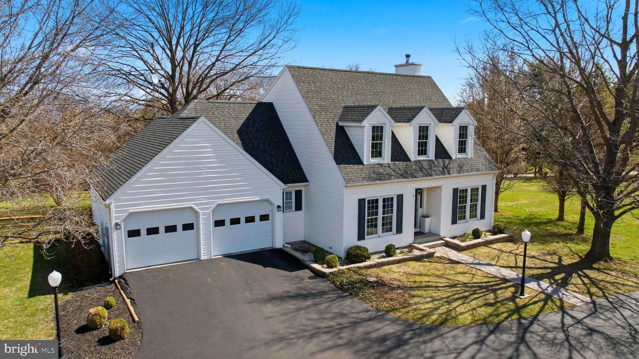 34 Renaissance Dr photo 4