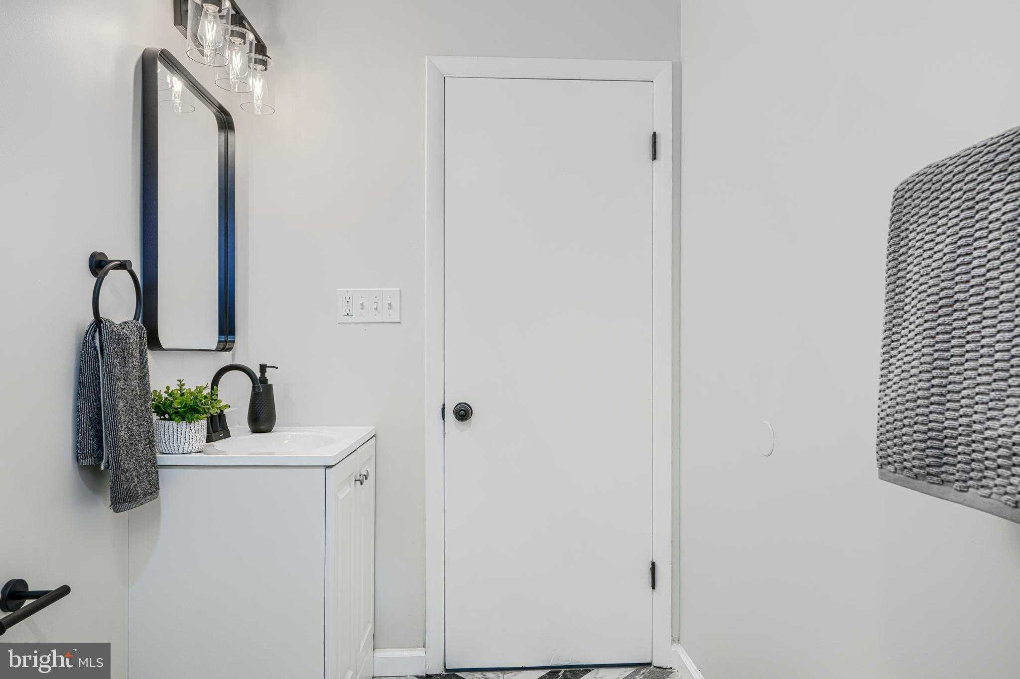 5845 Westwood Ave photo 26