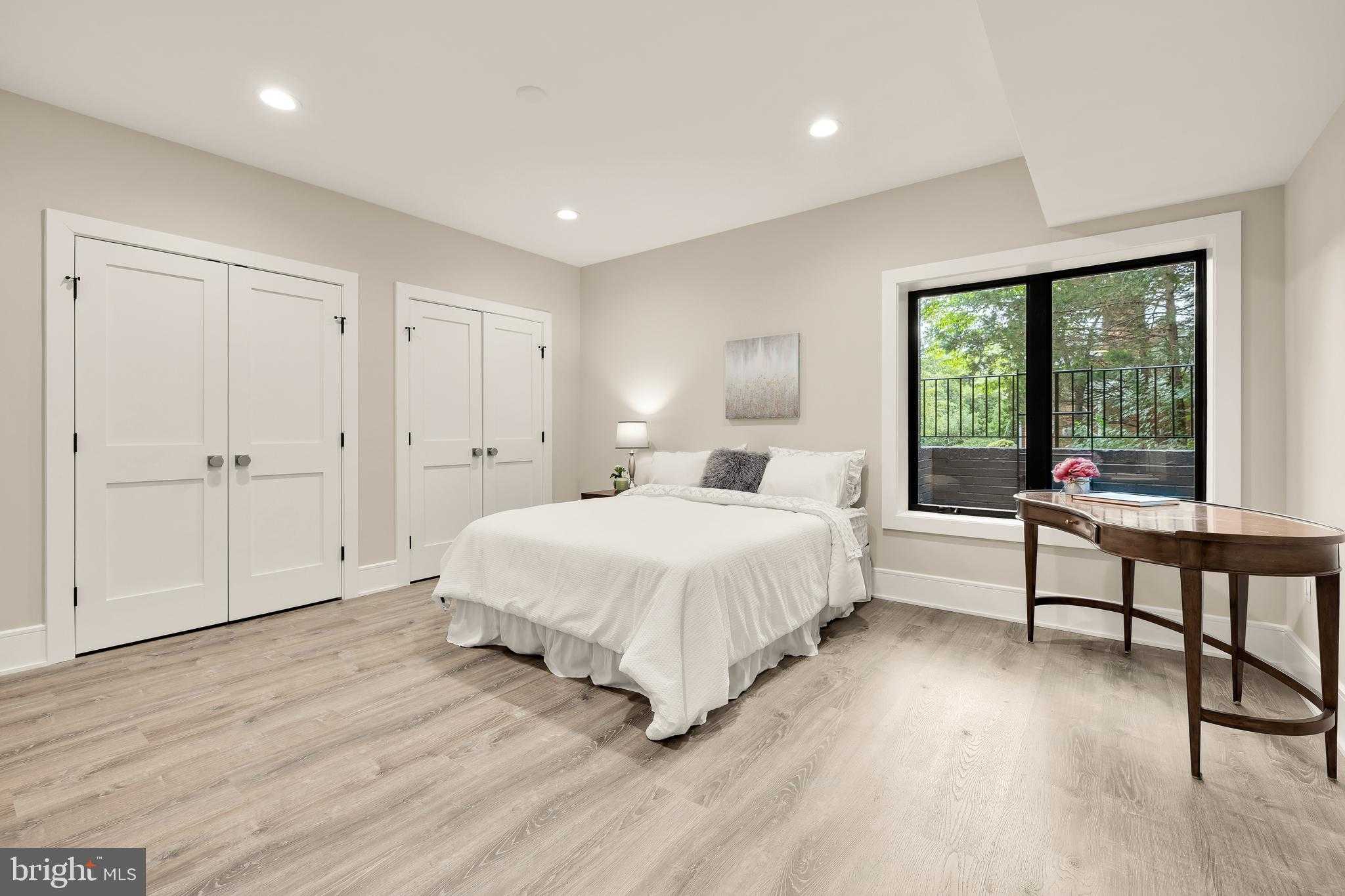 1216 Earnestine St photo 43